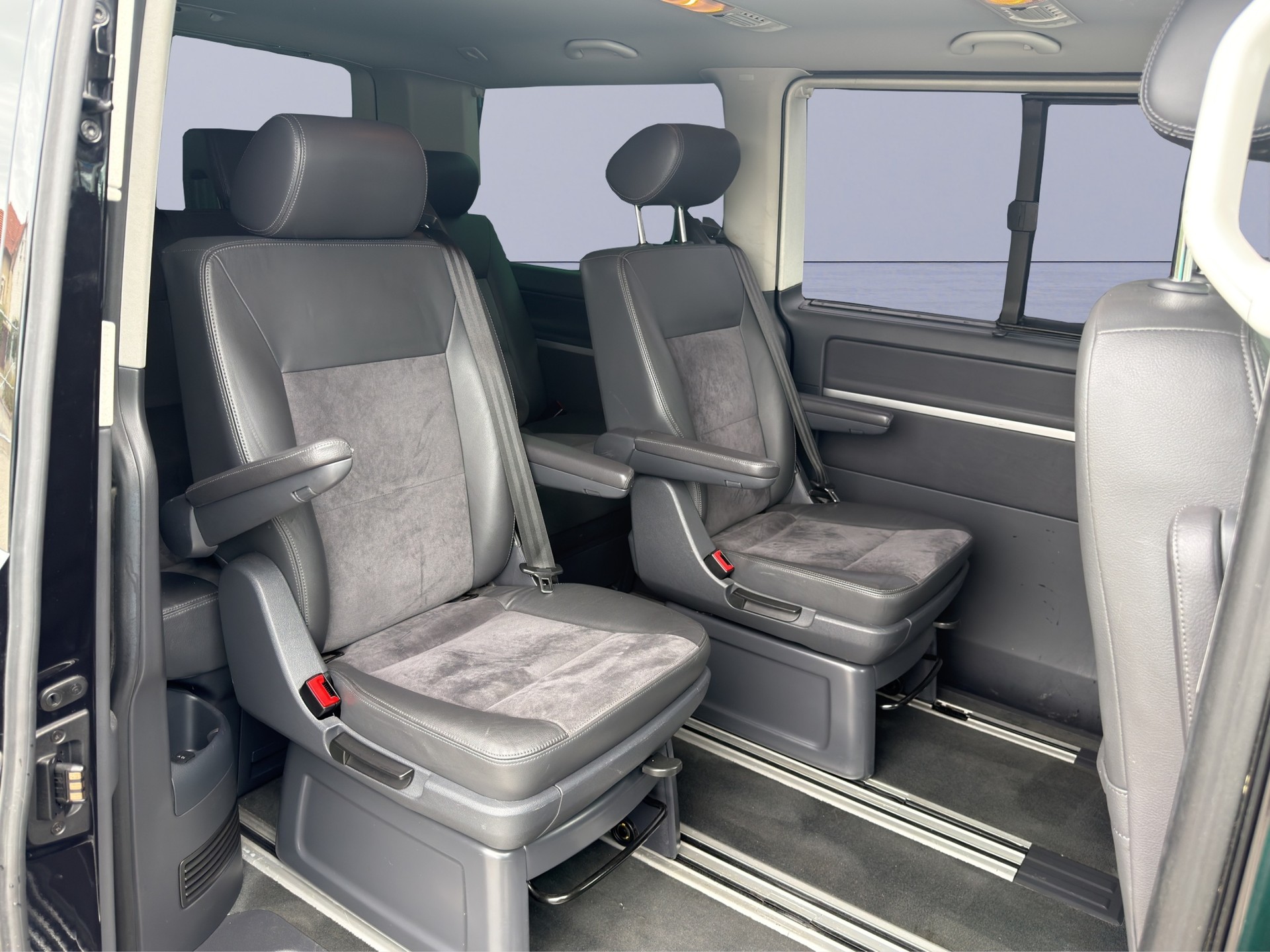 VW T5 Multivan 2.0 Bi-TDI CR Highline 4Motion DSG-image-10