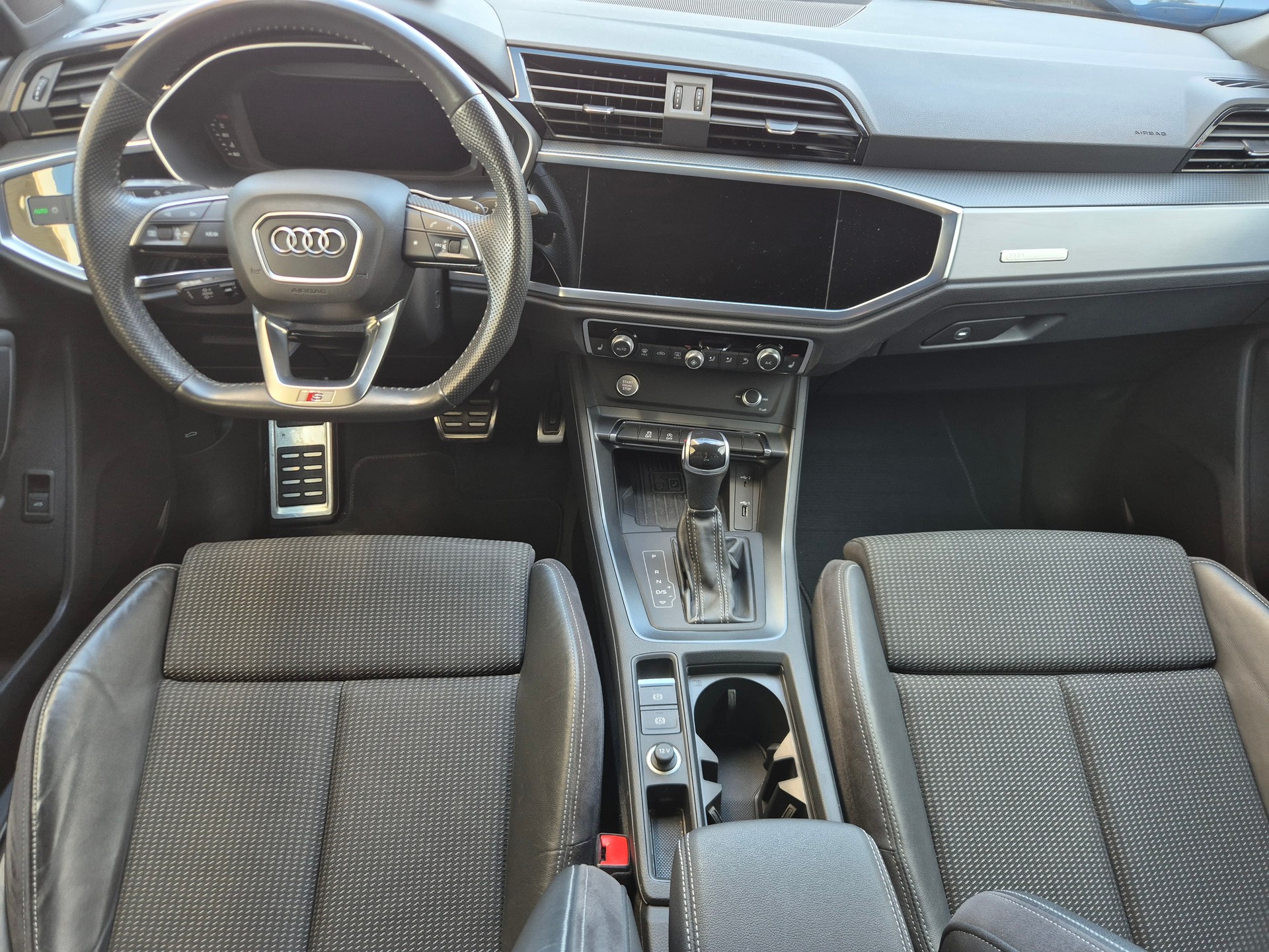 AUDI Q3 35 TFSI S line S-tronic-image-6