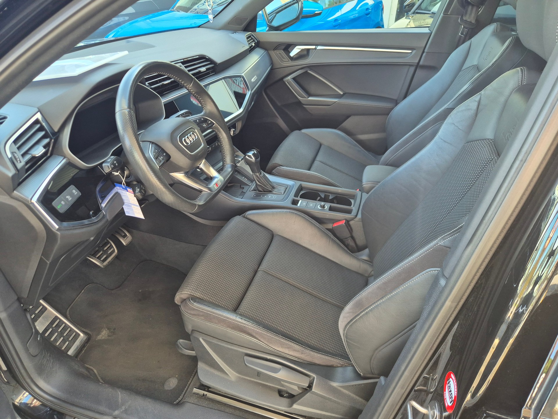 AUDI Q3 35 TFSI S line S-tronic-image-5