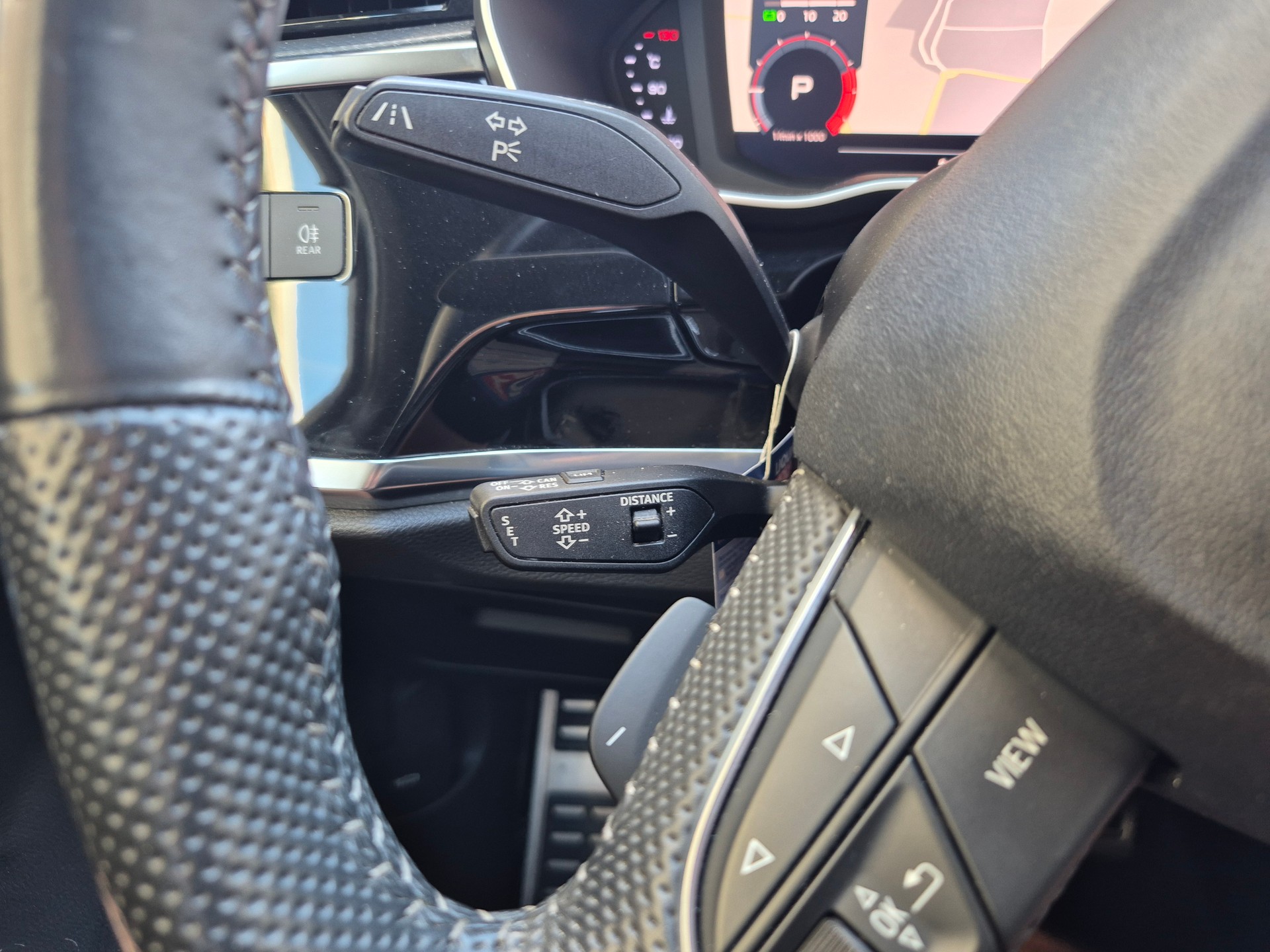 AUDI Q3 35 TFSI S line S-tronic-image-8