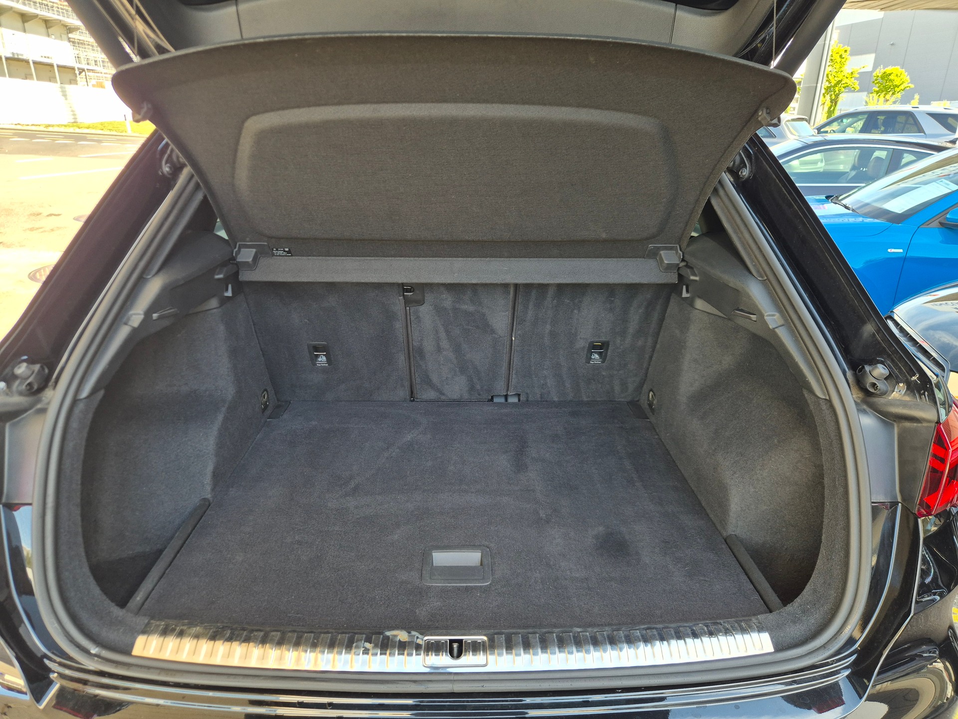 AUDI Q3 35 TFSI S line S-tronic-image-15