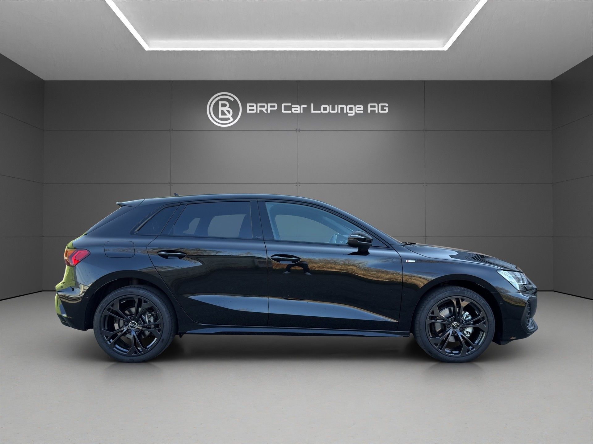 AUDI A3 Sportback TFSI 110 kW S line S tronic-image-5