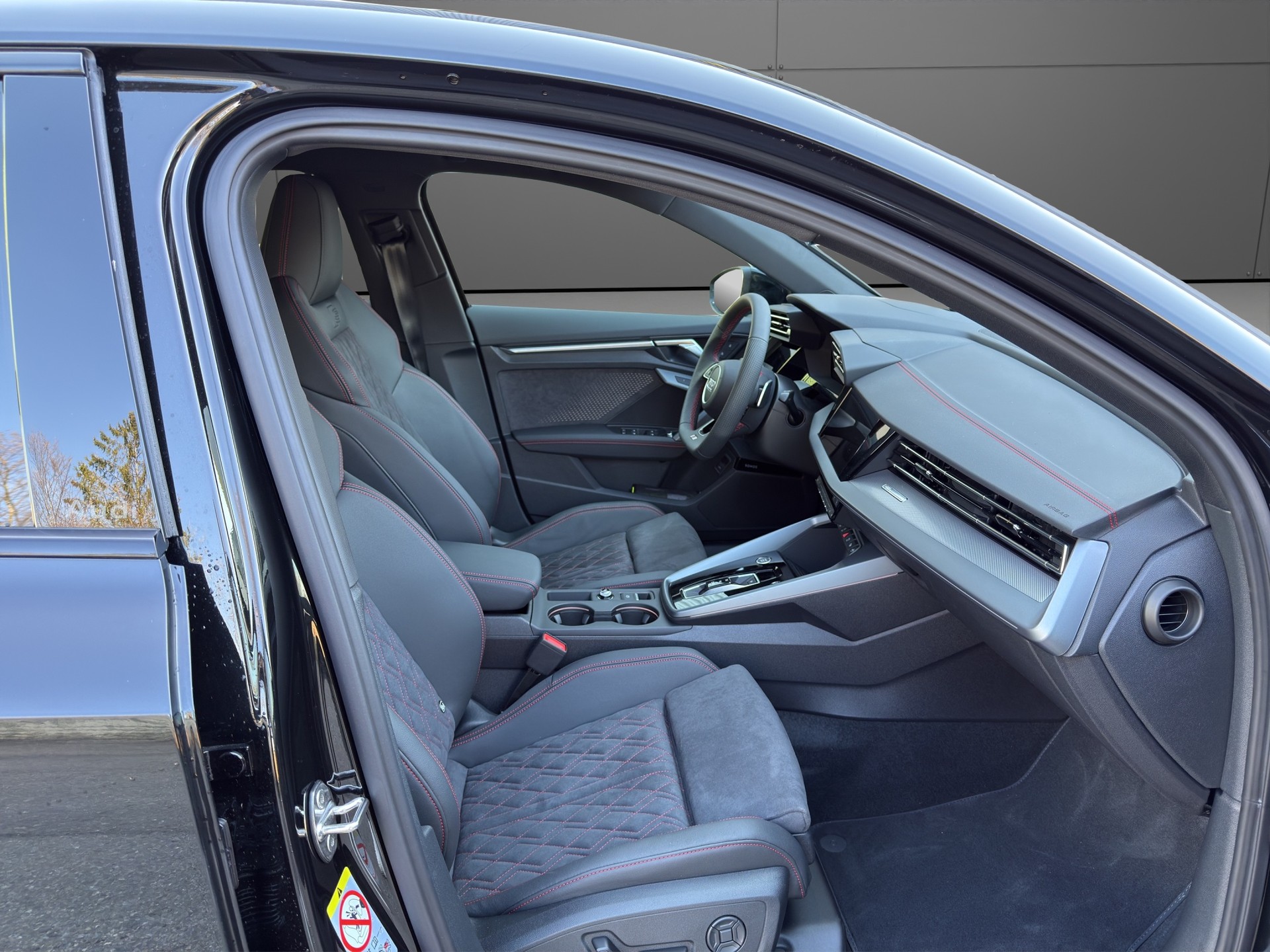 AUDI A3 Sportback TFSI 110 kW S line S tronic-image-11