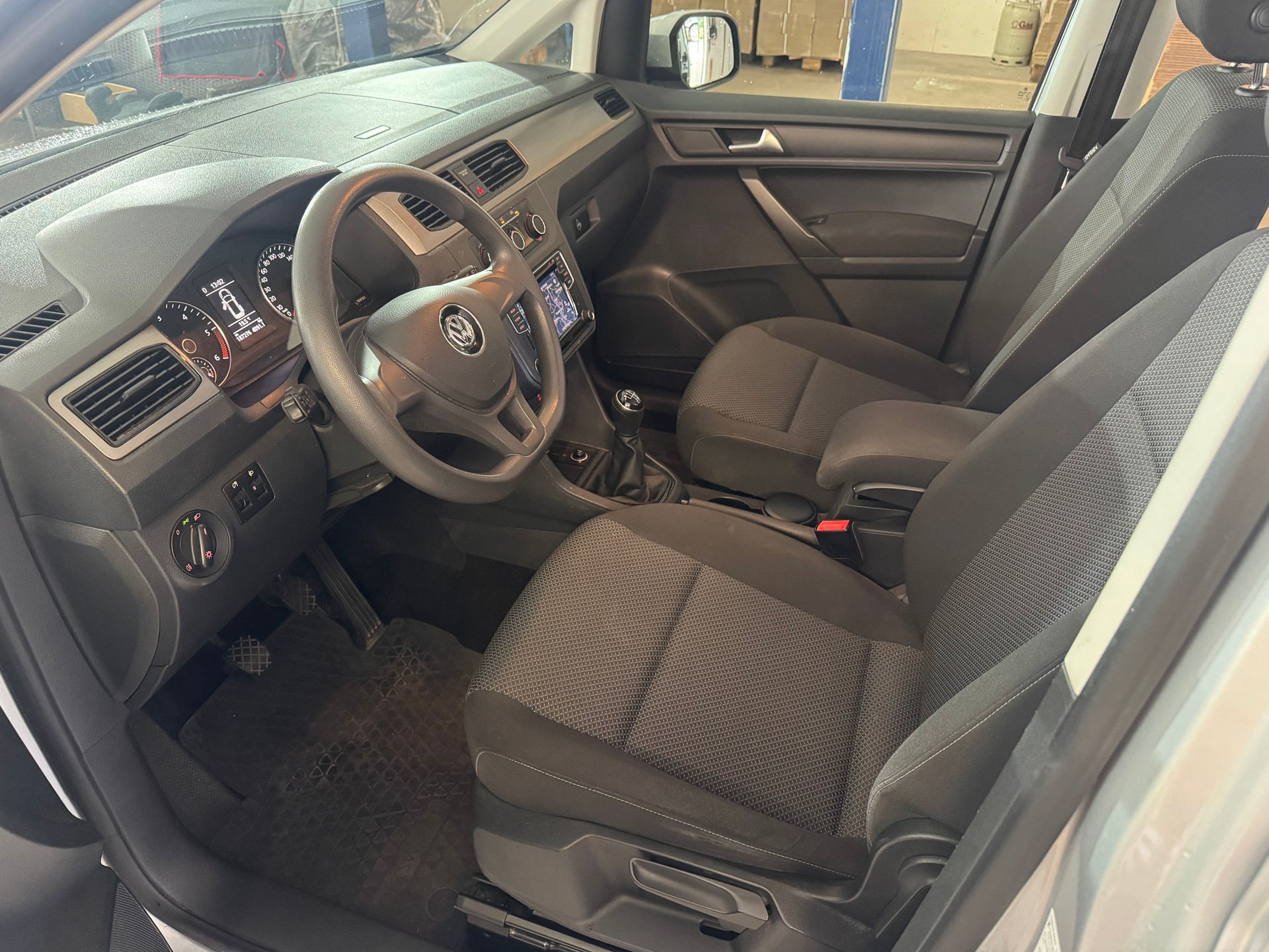 VW Caddy 2.0 TDI Family Beach-image-9