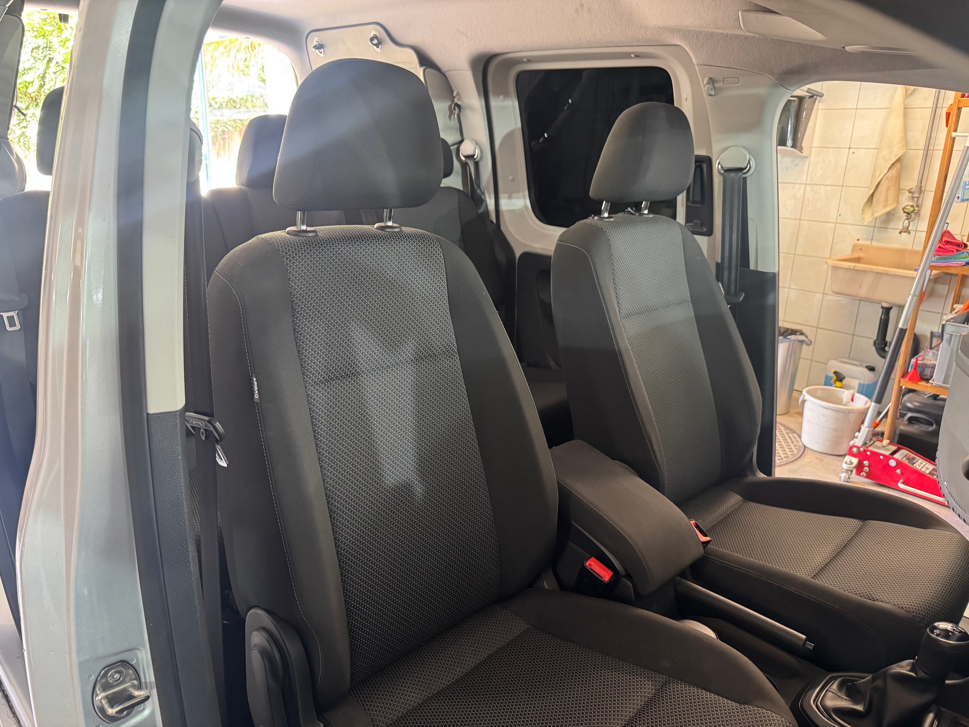 VW Caddy 2.0 TDI Family Beach-image-10