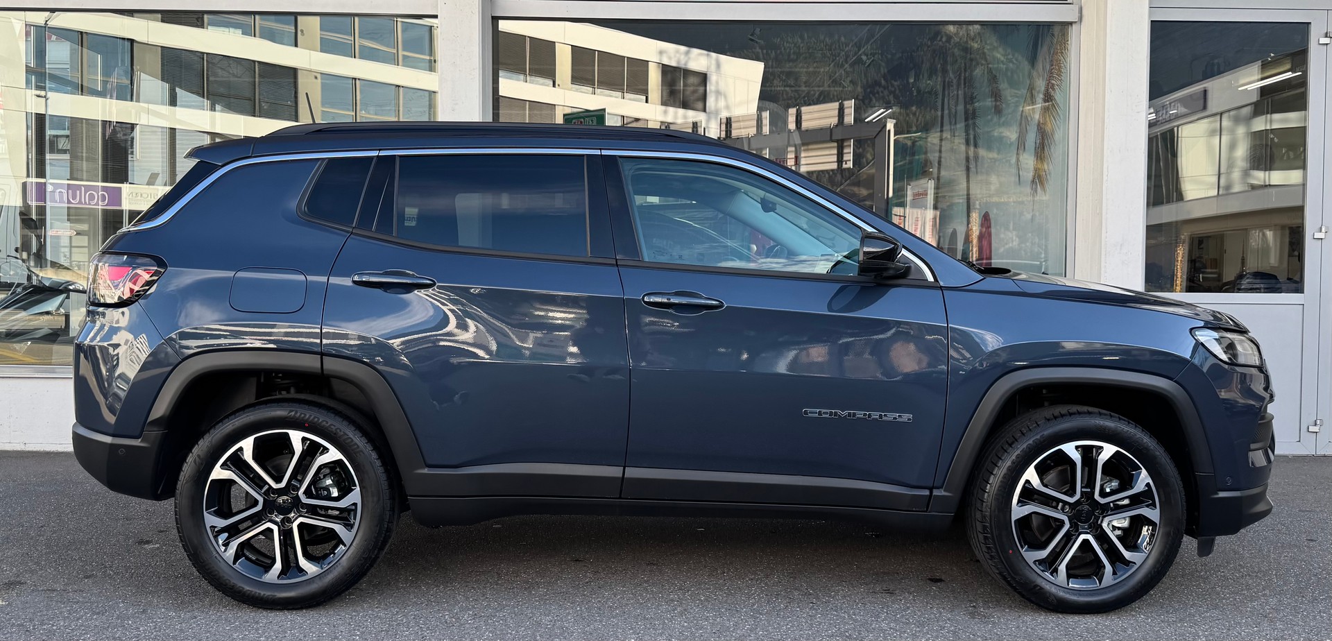 JEEP Compass 4x2 1.5 T MHEV Limited-showroom-element-1
