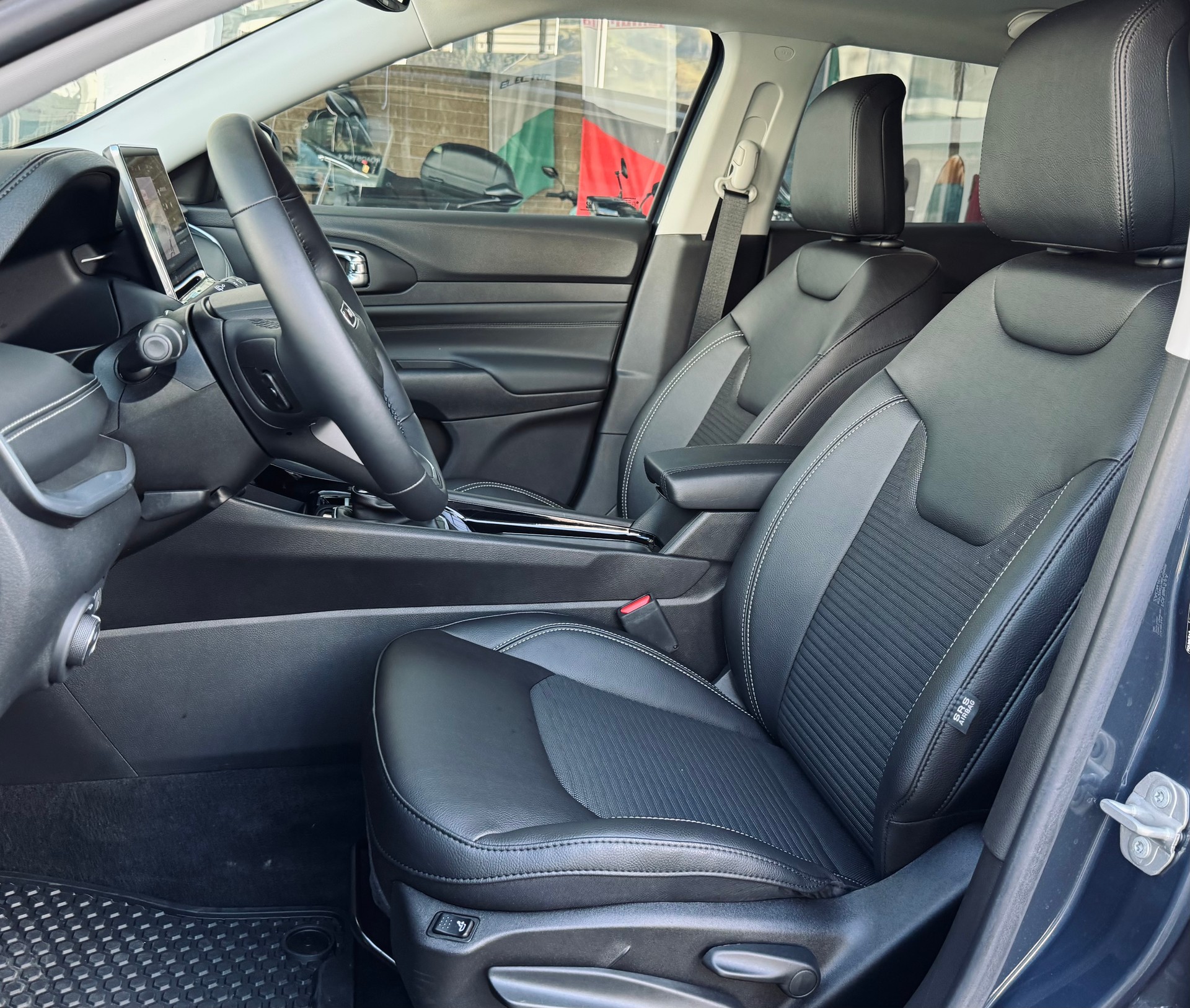 JEEP Compass 4x2 1.5 T MHEV Limited-image-7