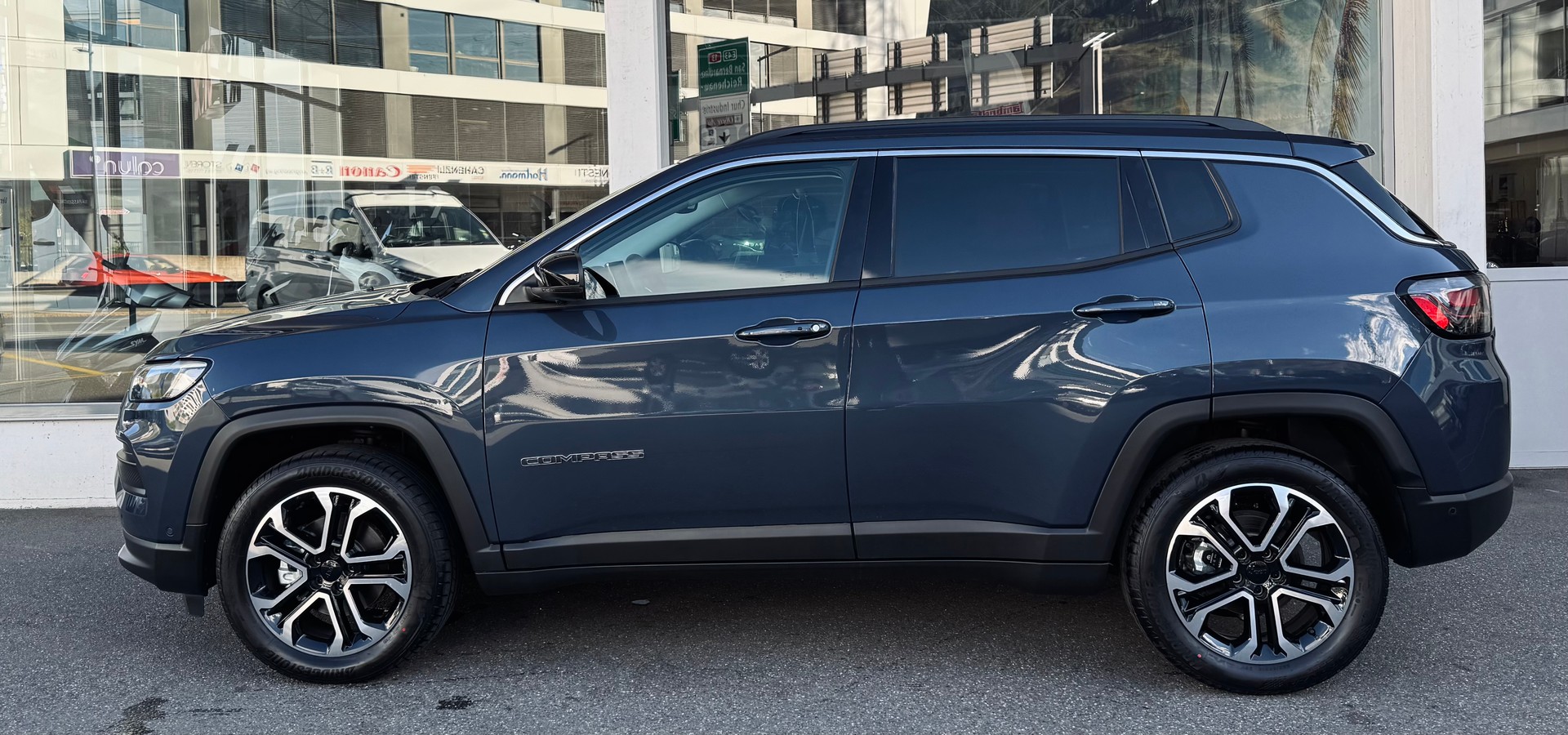 JEEP Compass 4x2 1.5 T MHEV Limited-showroom-element-2