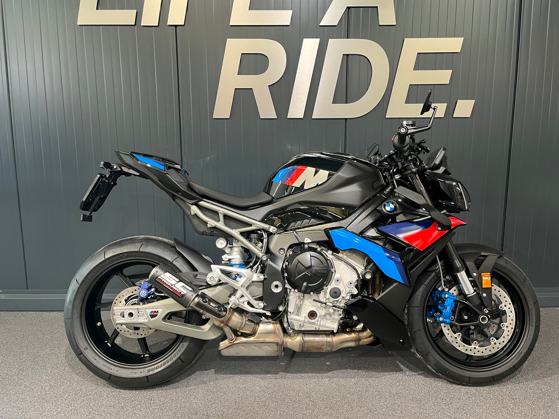 BMW M 1000 R