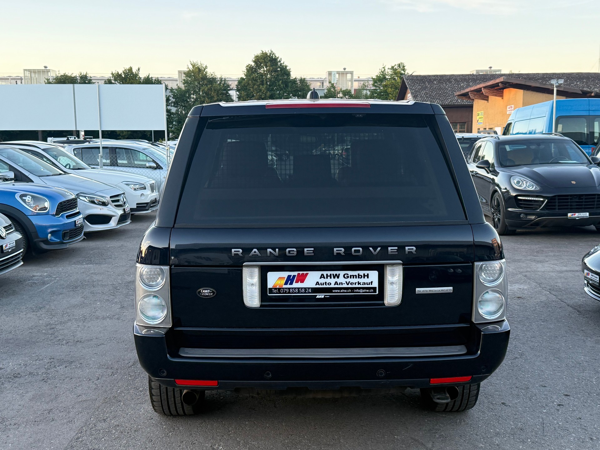 LAND ROVER Range Rover 4.2 V8 SC Automatic / Frisch ab MFK & Service / Rear Seat Entertainment / harman/kardon / Schiebedach Facelift-image-4
