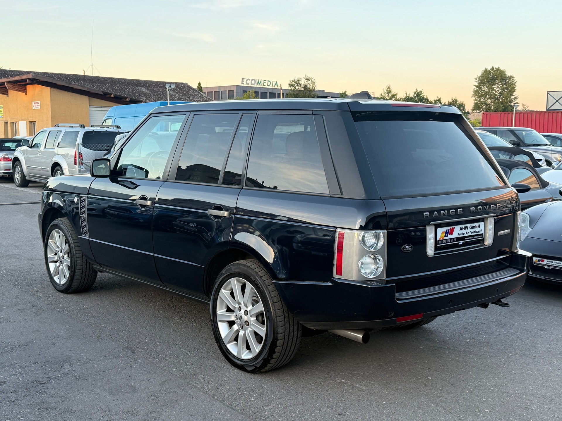 LAND ROVER Range Rover 4.2 V8 SC Automatic / Frisch ab MFK & Service / Rear Seat Entertainment / harman/kardon / Schiebedach Facelift-image-5