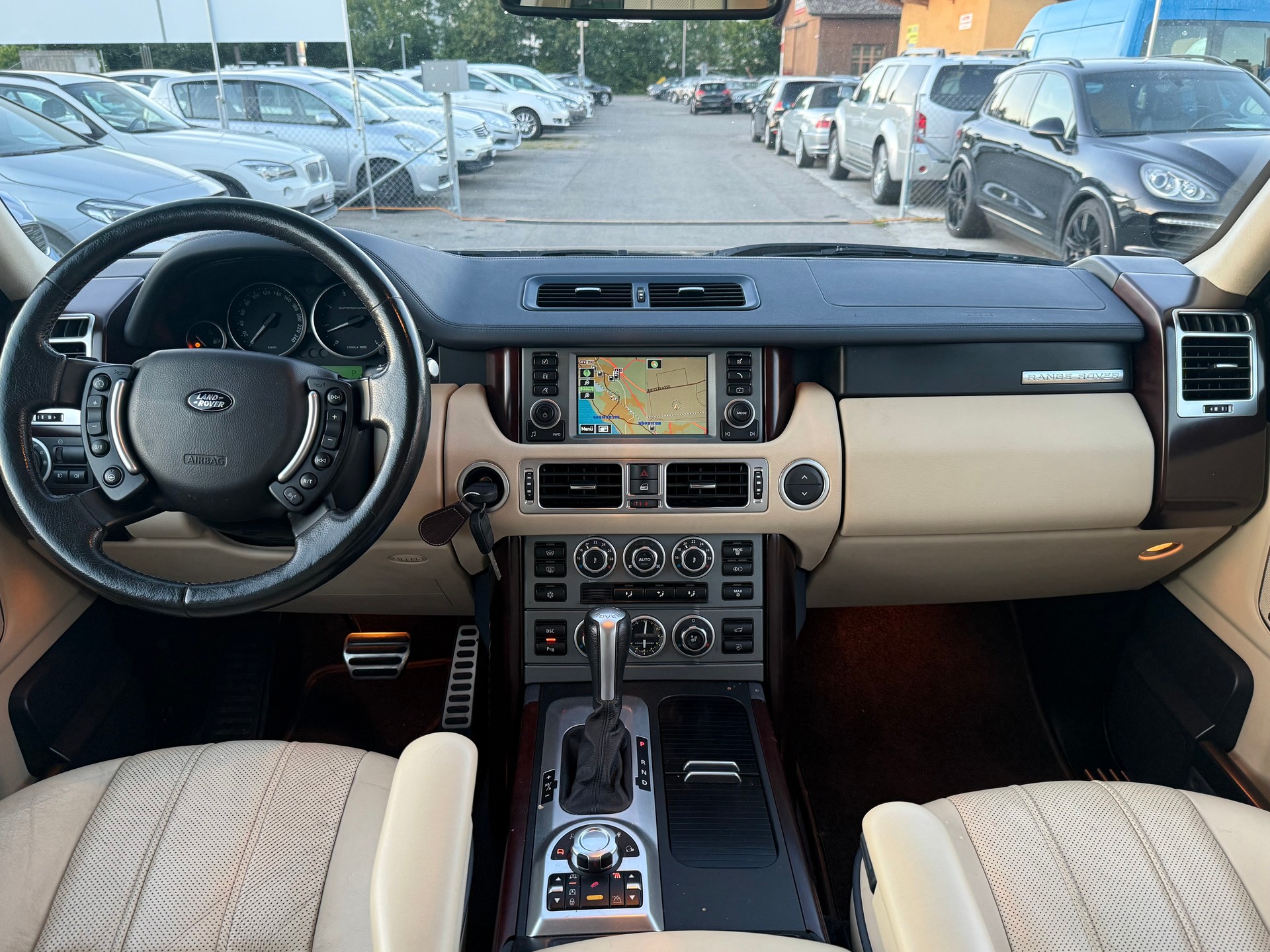 LAND ROVER Range Rover 4.2 V8 SC Automatic / Frisch ab MFK & Service / Rear Seat Entertainment / harman/kardon / Schiebedach Facelift-image-7