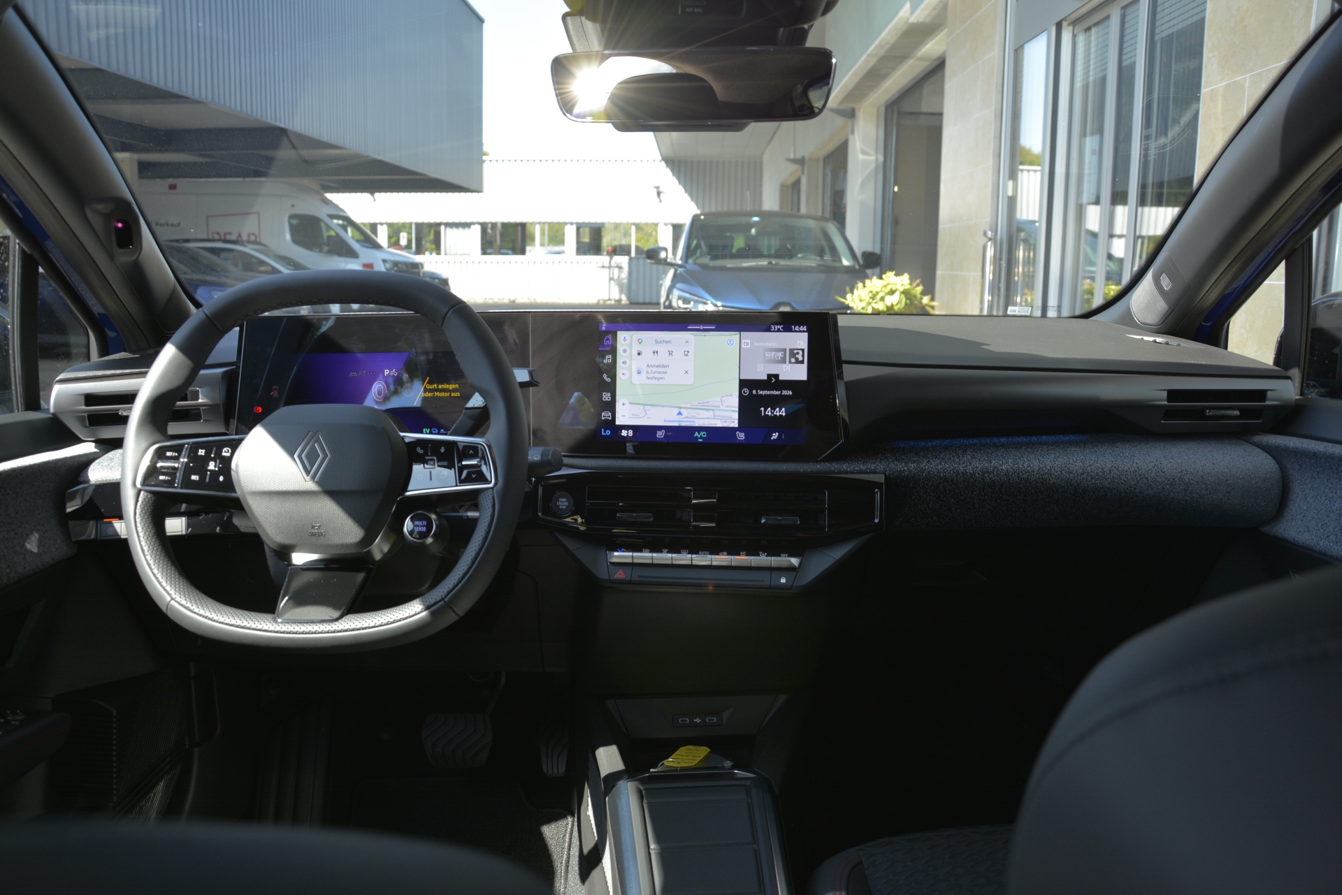RENAULT CLIO techno full hybrid E-Tech 160-image-5