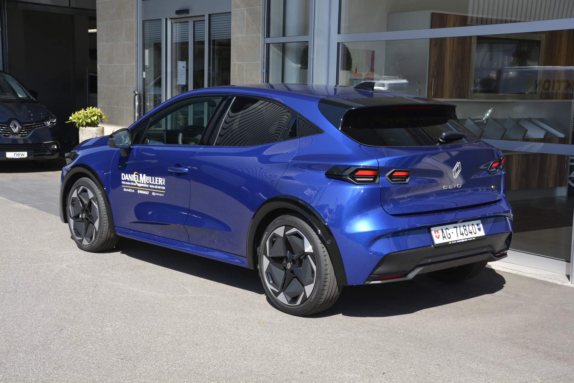 RENAULT CLIO techno full hybrid E-Tech 160-image-3