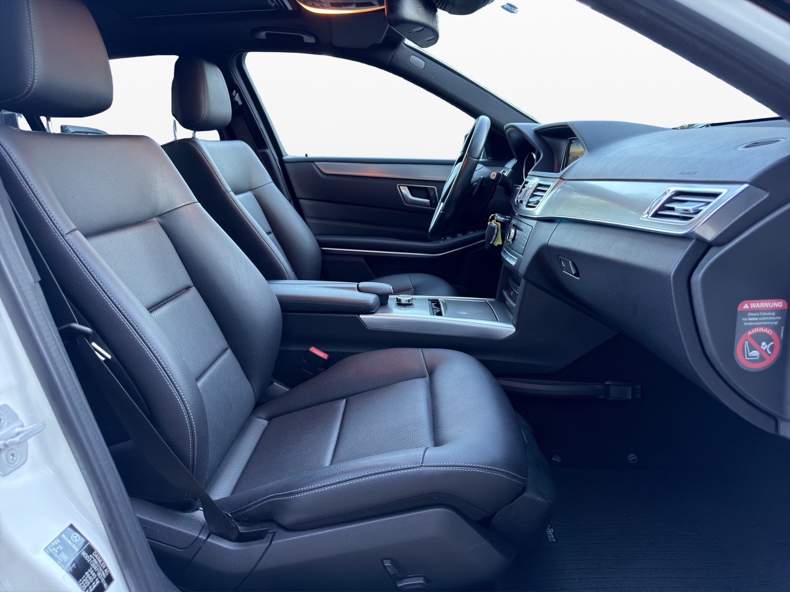 MERCEDES-BENZ E 250 BlueTEC Avantgarde 4Matic 7G-Tronic-image-13