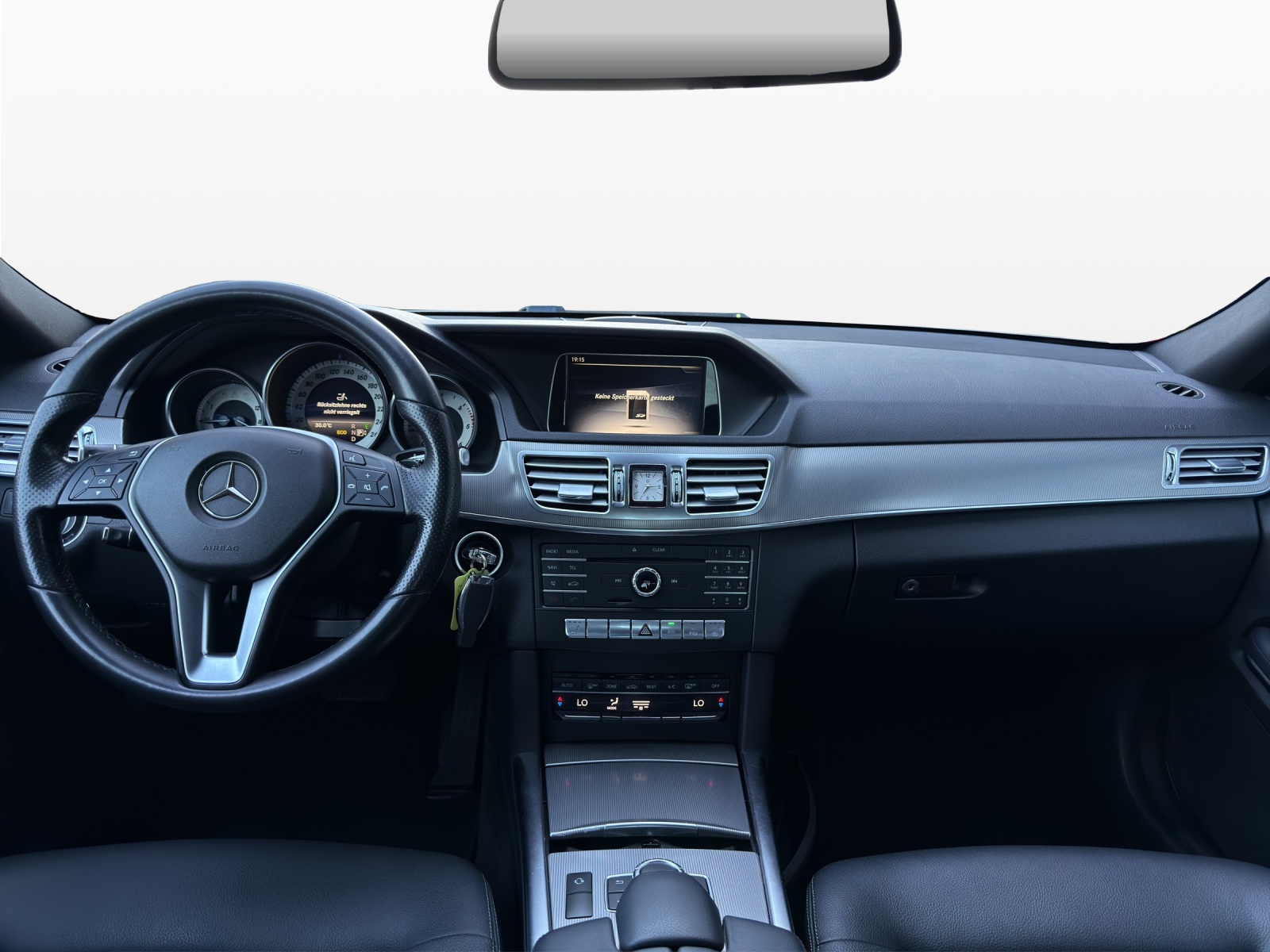 MERCEDES-BENZ E 250 BlueTEC Avantgarde 4Matic 7G-Tronic-image-10