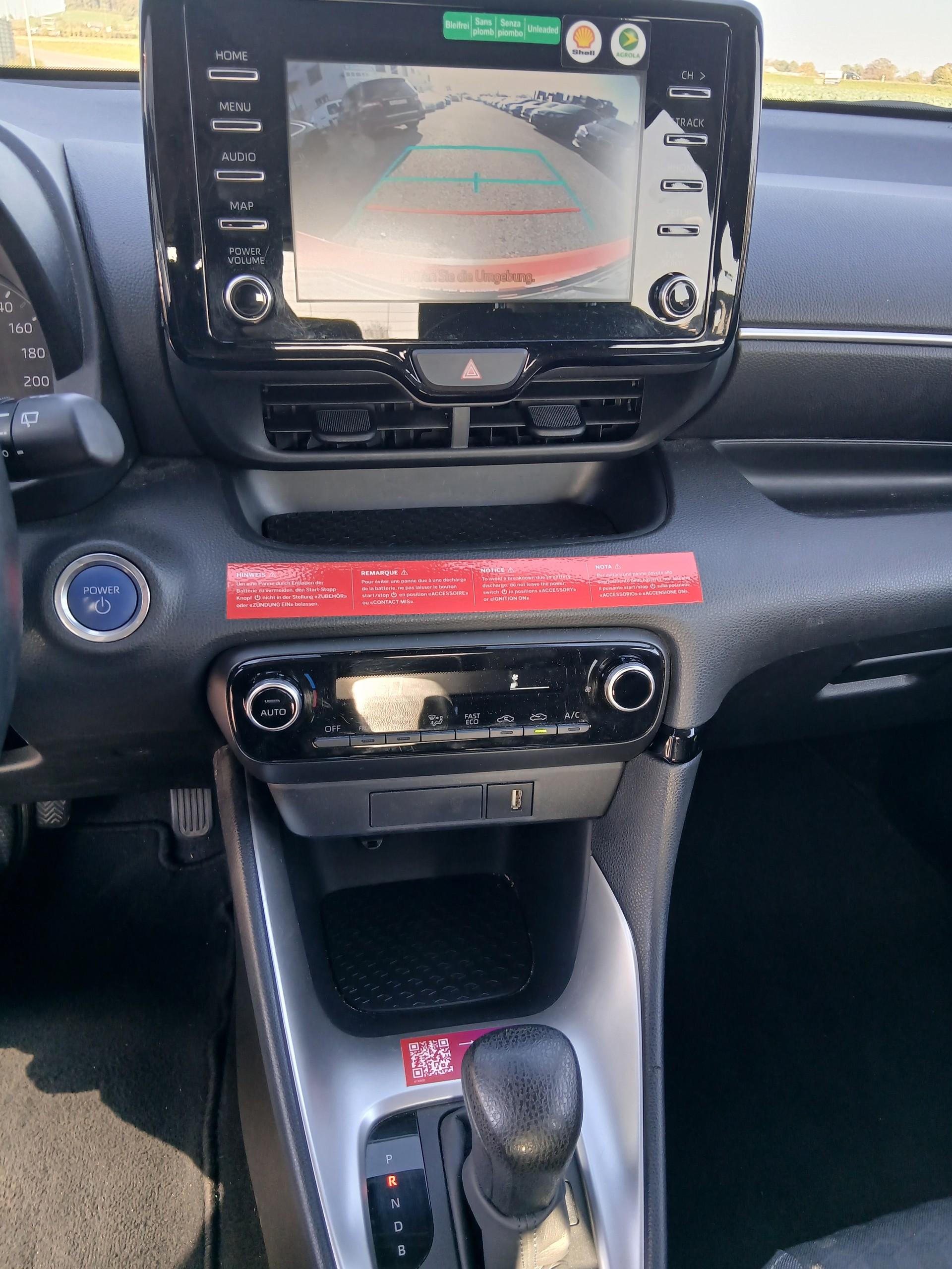 TOYOTA Yaris 1.5 Comfort e-CVT-image-7