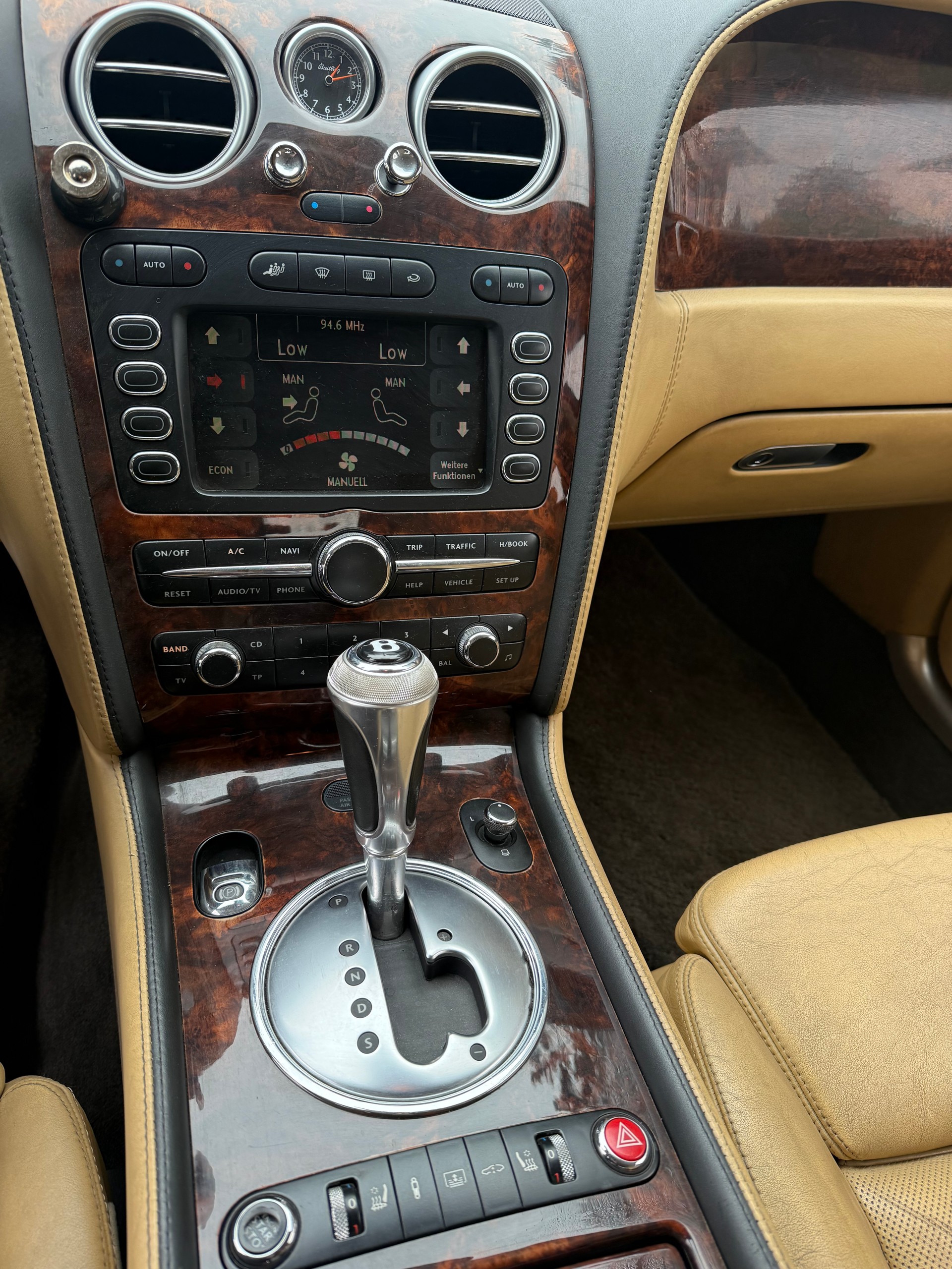 BENTLEY Continental Flying Spur 6.0-image-13