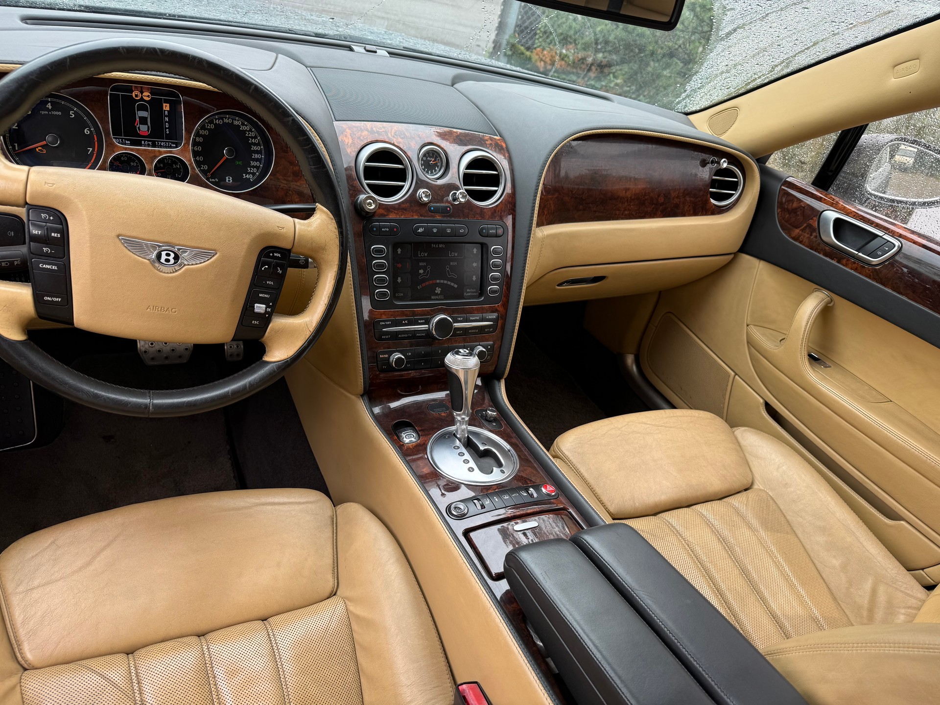 BENTLEY Continental Flying Spur 6.0-image-9