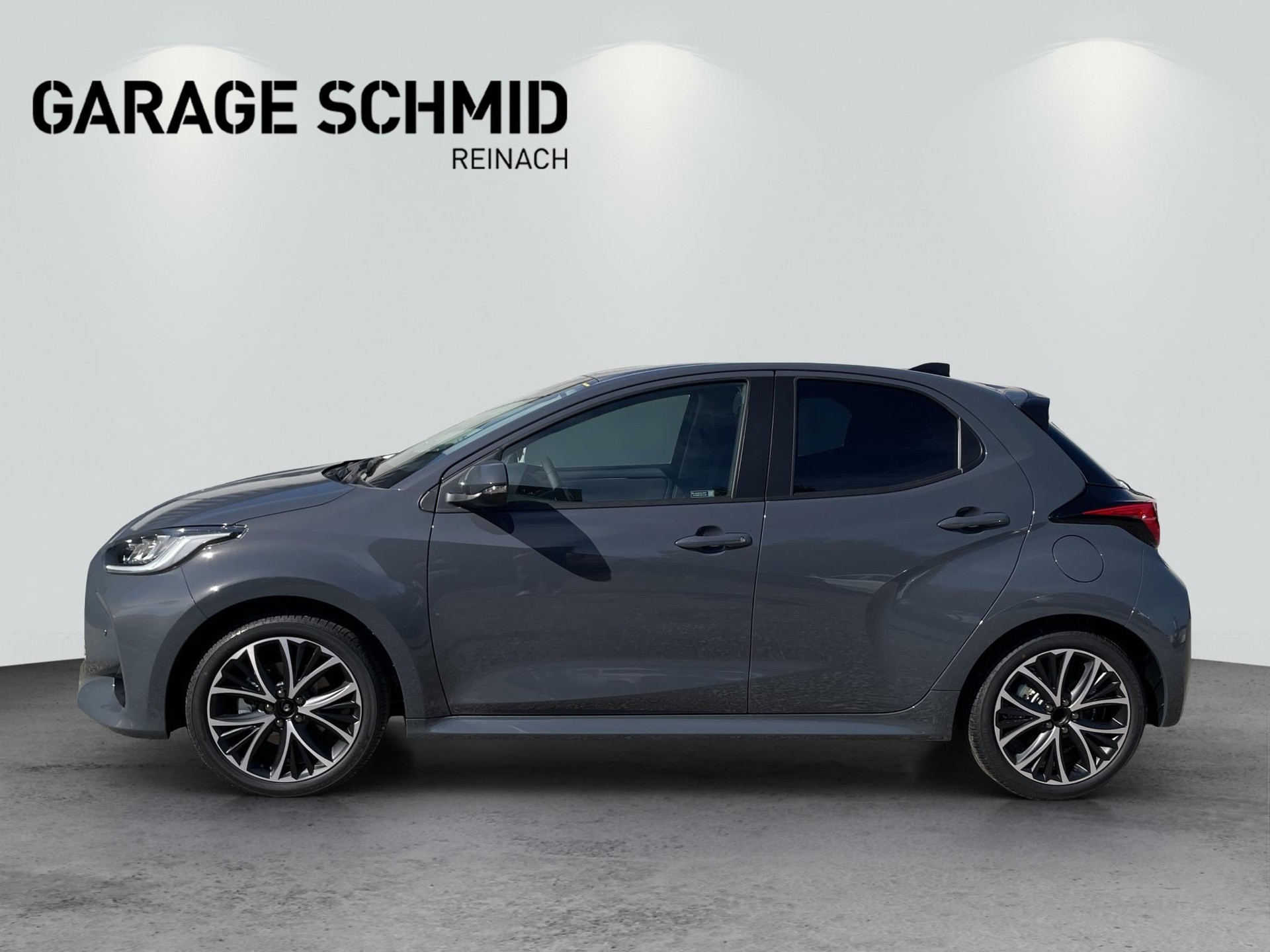 TOYOTA Yaris 1.5 VVT-i HSD Trend-showroom-element-3