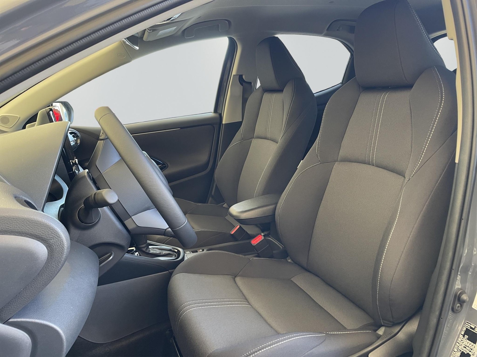TOYOTA Yaris 1.5 VVT-i HSD Trend-image-9