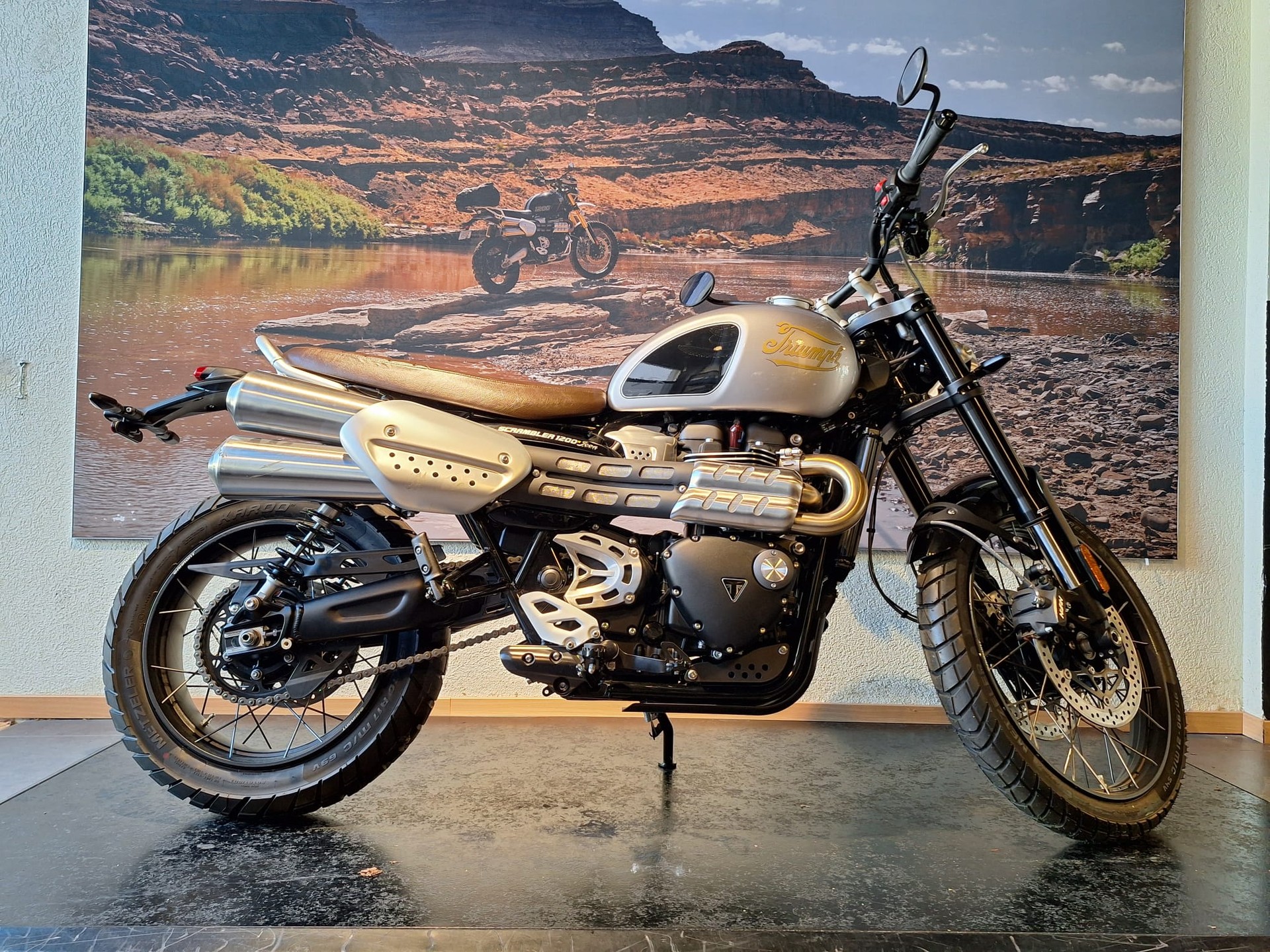 TRIUMPH Scrambler 1200 X Icon Edition-showroom-element-2