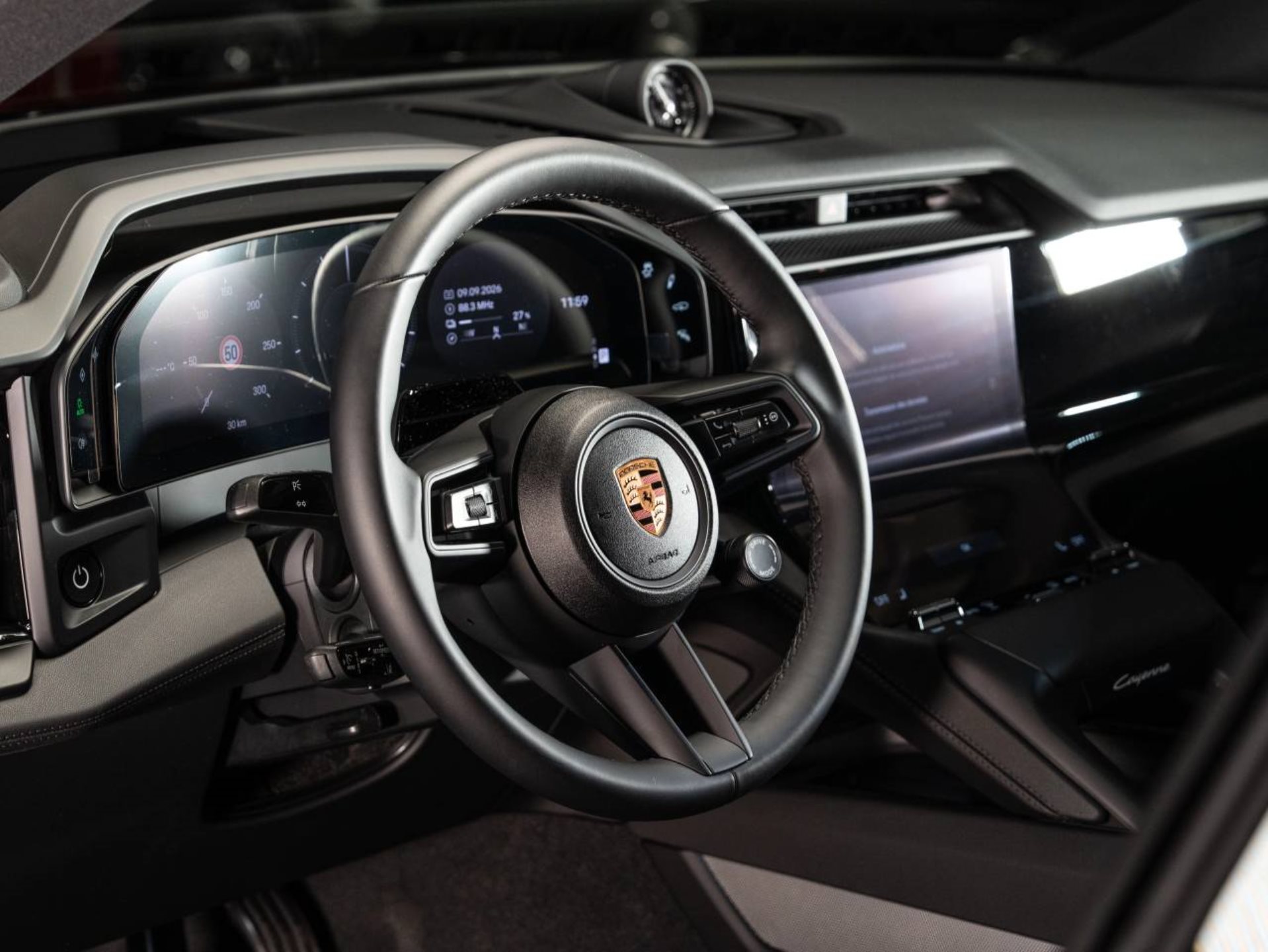PORSCHE Cayenne Coupé Electric-image-8