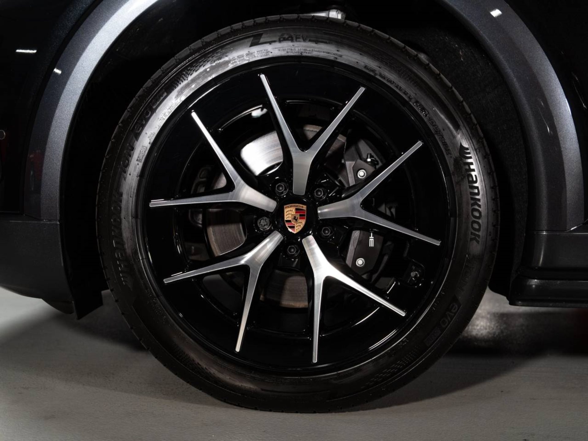 PORSCHE Cayenne Coupé Electric-image-18