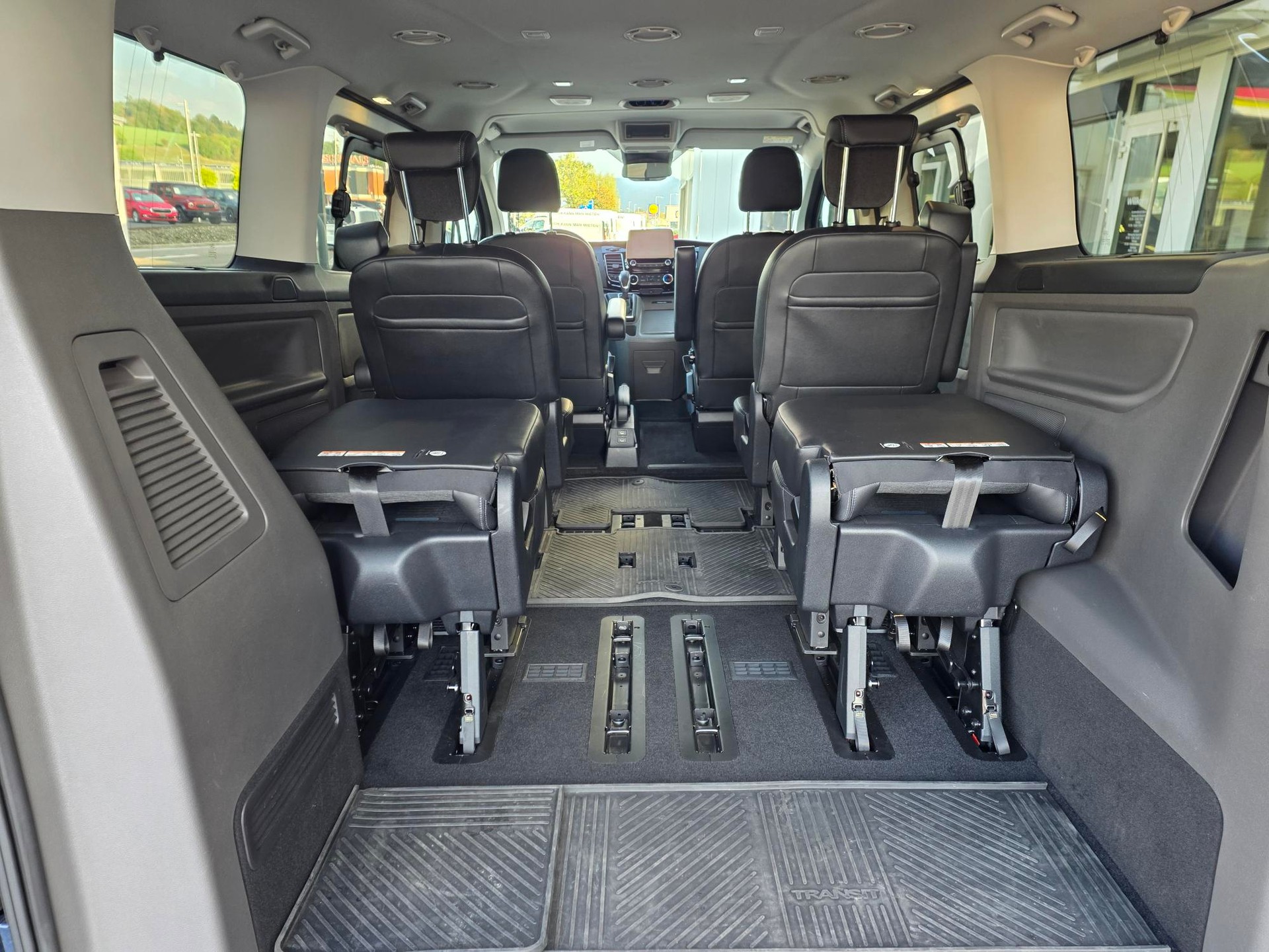 FORD Tourneo Custom 320 L1 2.0 TDCi 170 Active-image-9