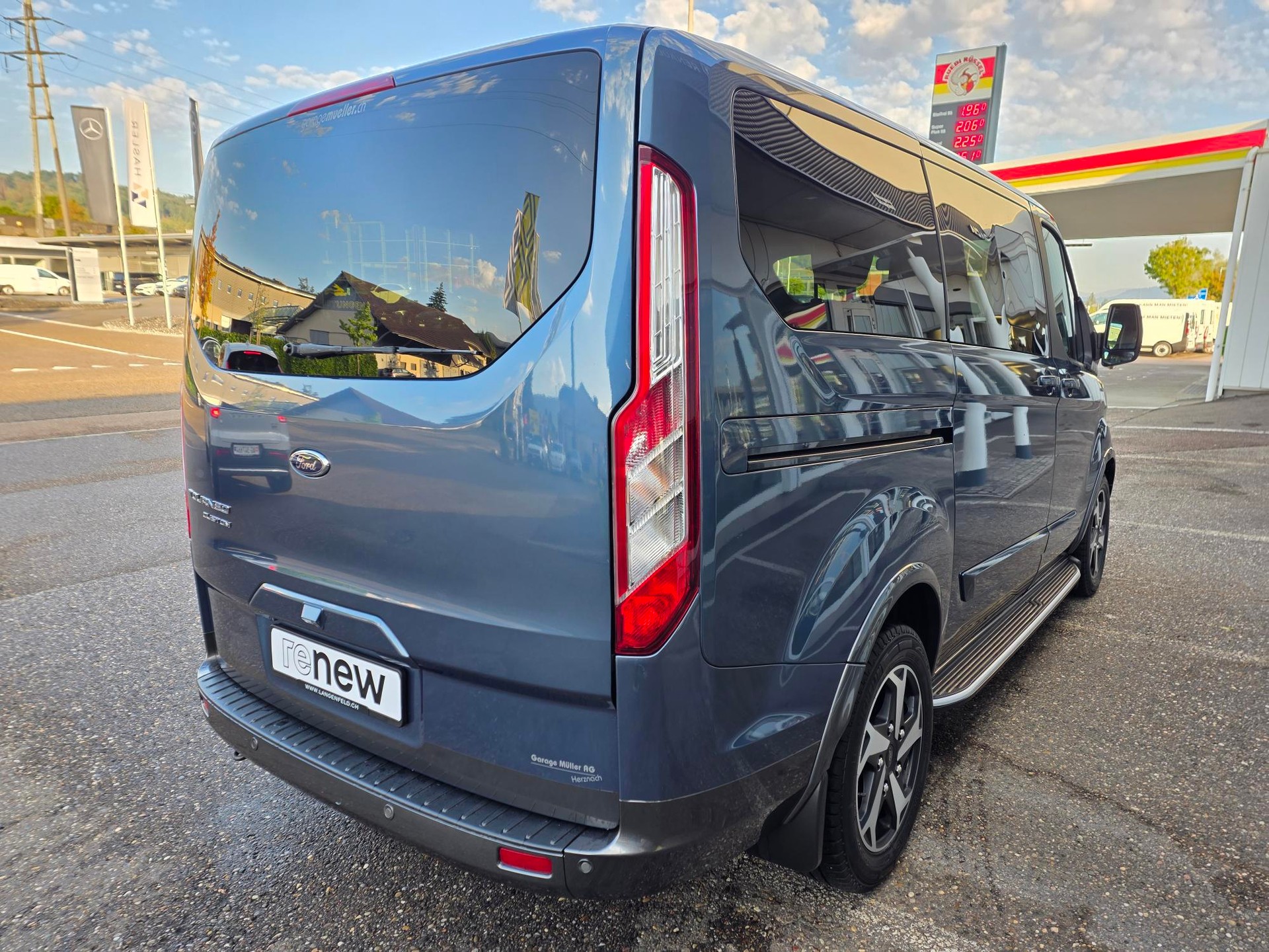 FORD Tourneo Custom 320 L1 2.0 TDCi 170 Active-image-3