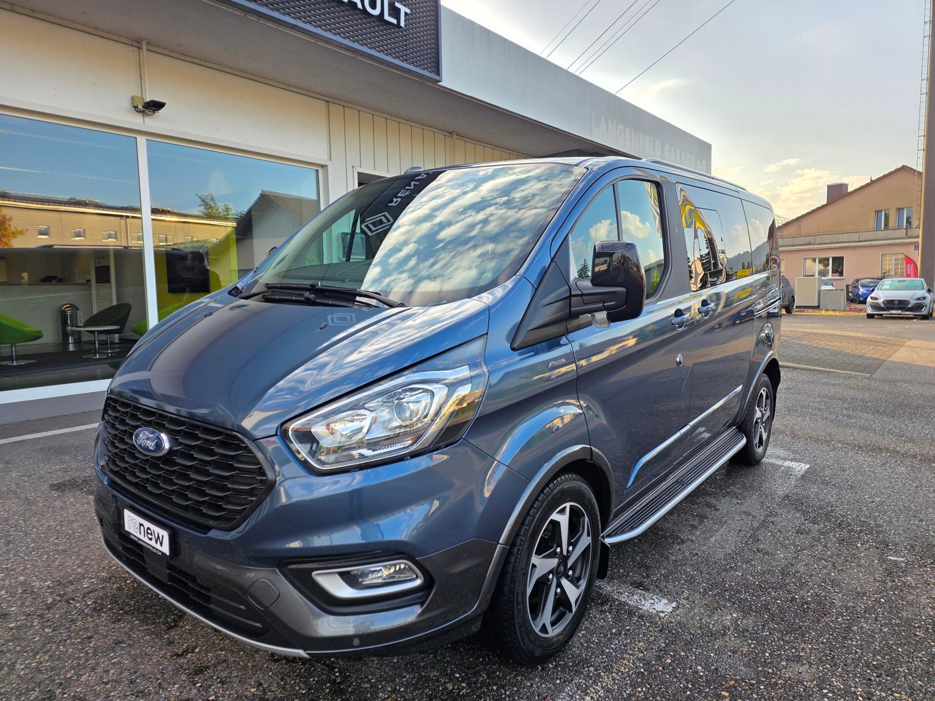 FORD Tourneo Custom 320 L1 2.0 TDCi 170 Active-image-0