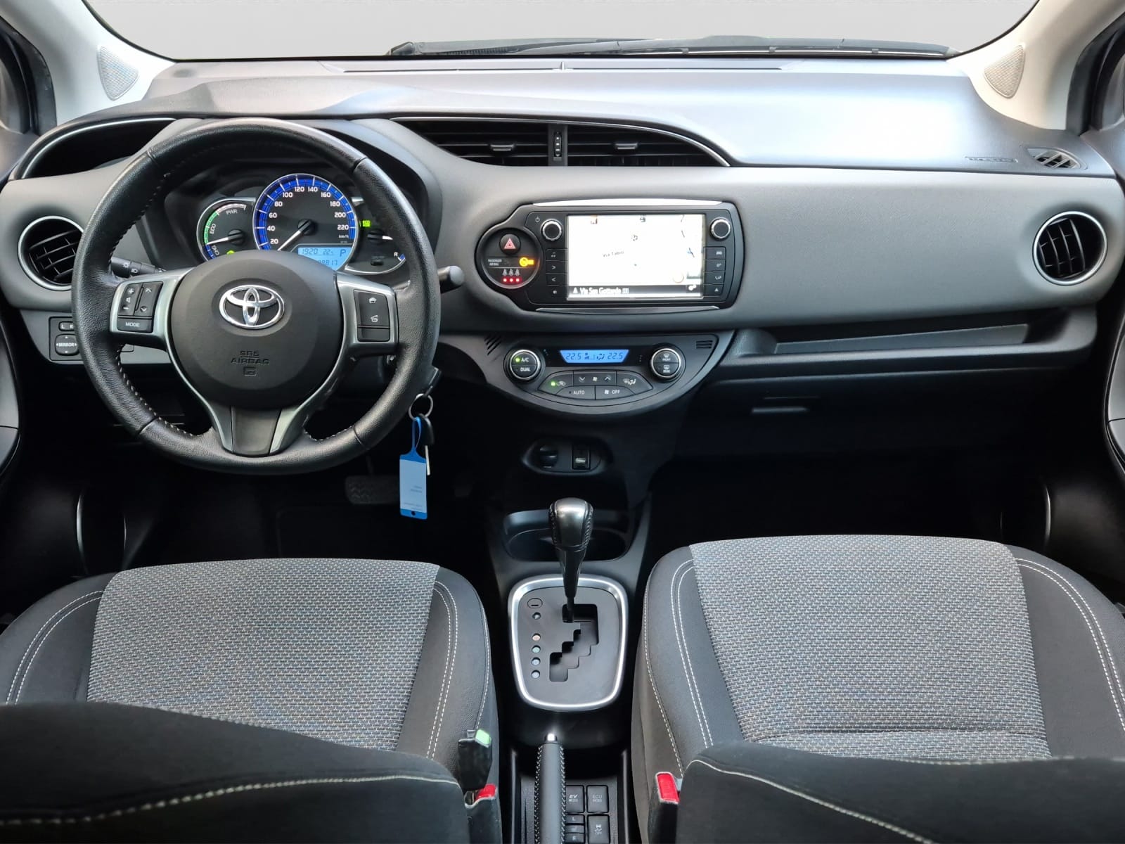TOYOTA Yaris 1.5 VVT-i Hybrid Luna e-CVT-image-12