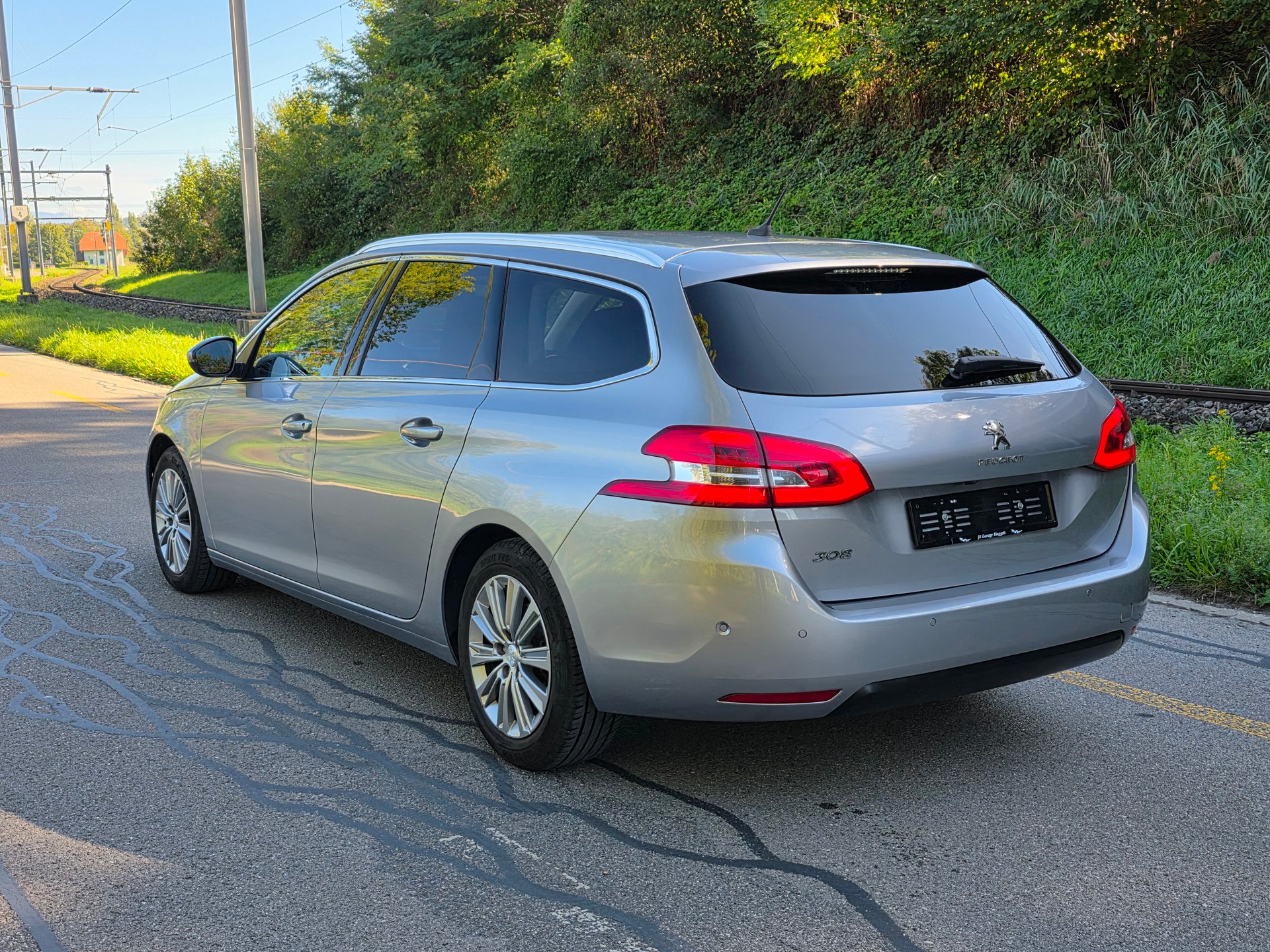 PEUGEOT 308 SW 1.2 Pure Tech Allure EAT8 / Neu ab Mfk.-image-1