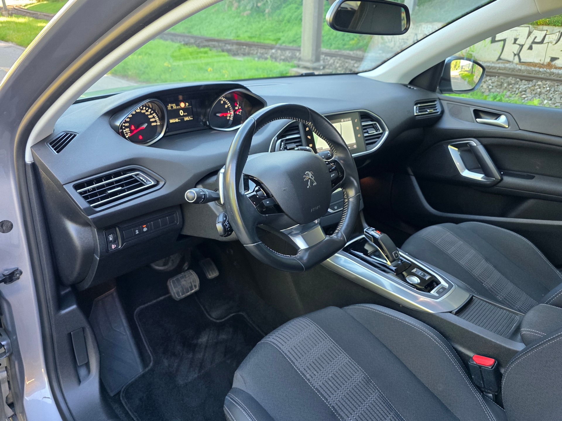 PEUGEOT 308 SW 1.2 Pure Tech Allure EAT8 / Neu ab Mfk.-image-10