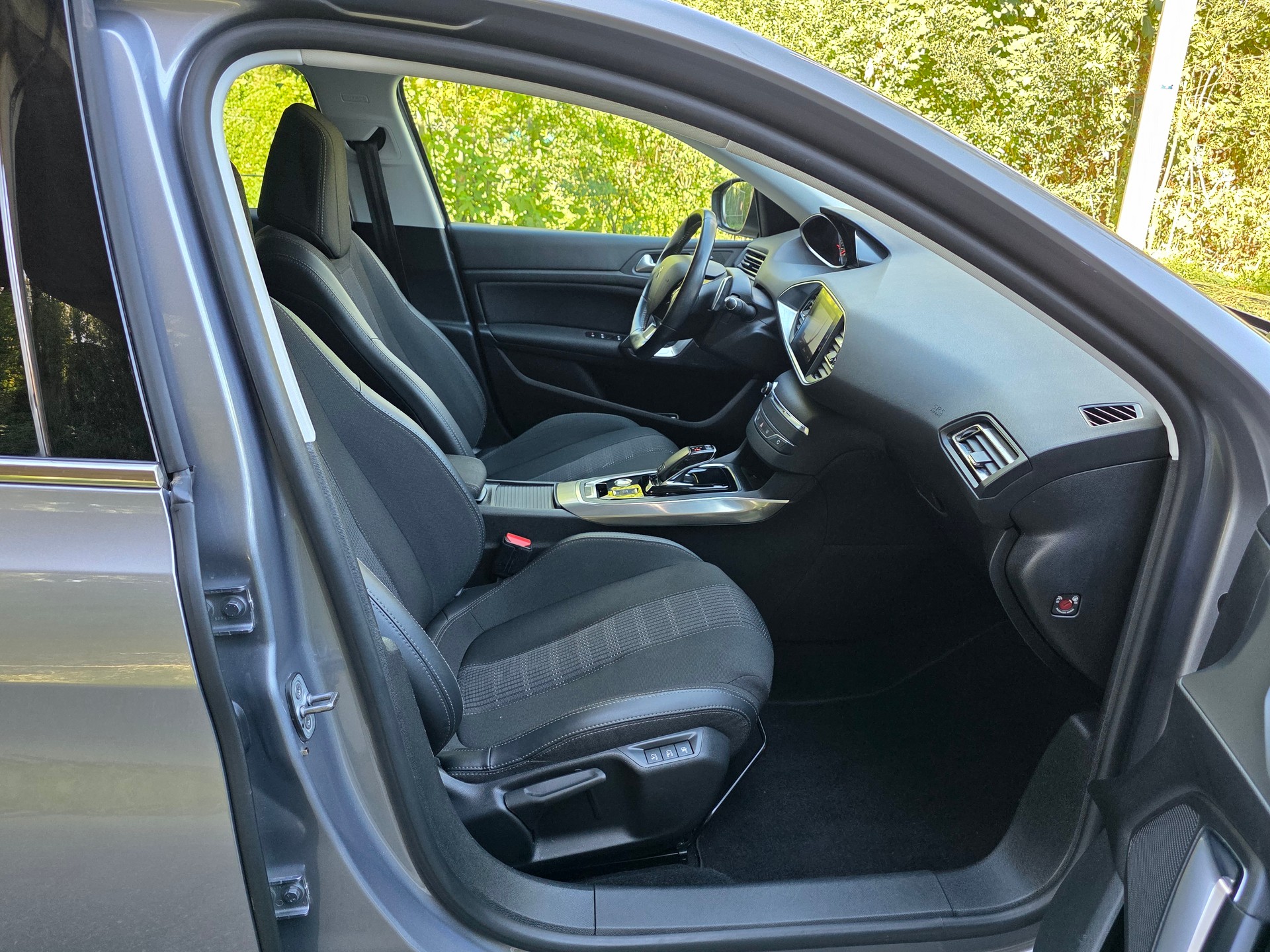 PEUGEOT 308 SW 1.2 Pure Tech Allure EAT8 / Neu ab Mfk.-image-8