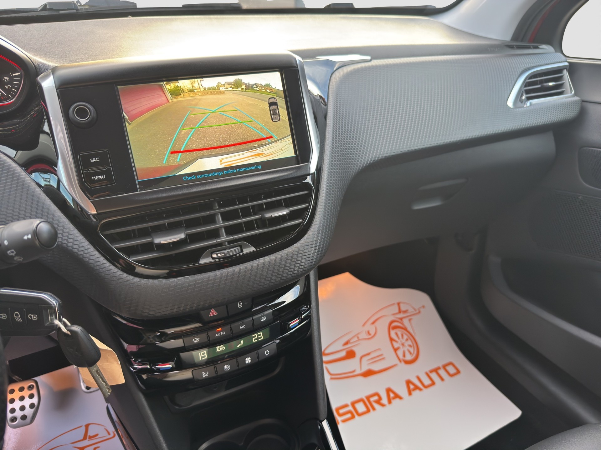 PEUGEOT 2008 1.2 PureTech GT Line-image-14