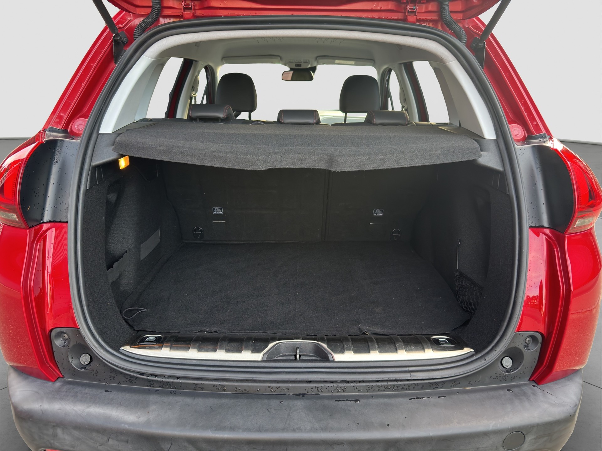 PEUGEOT 2008 1.2 PureTech GT Line-image-8