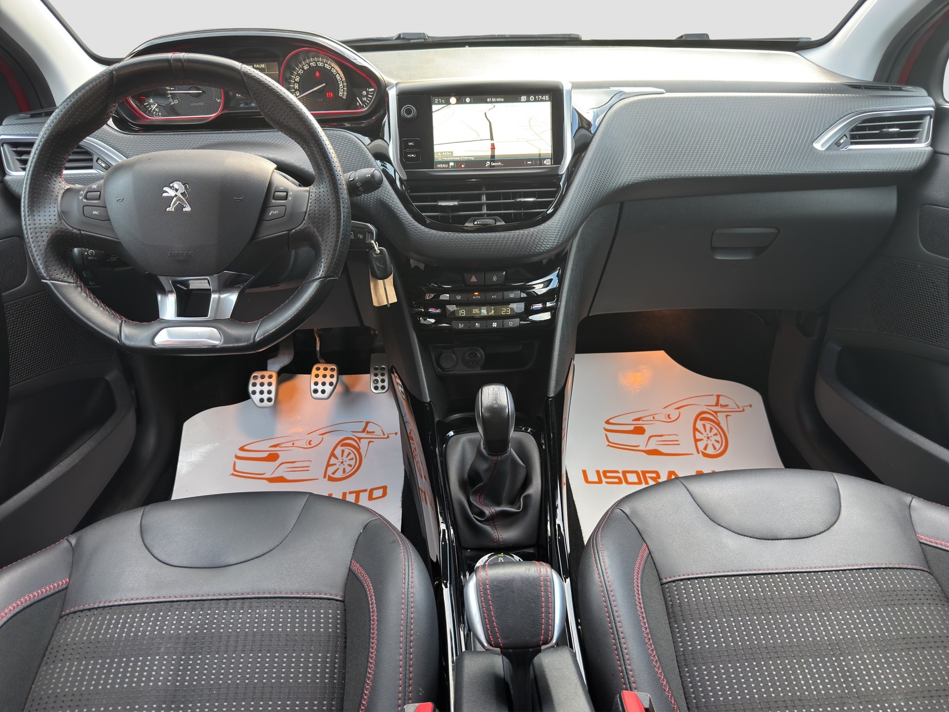 PEUGEOT 2008 1.2 PureTech GT Line-image-11