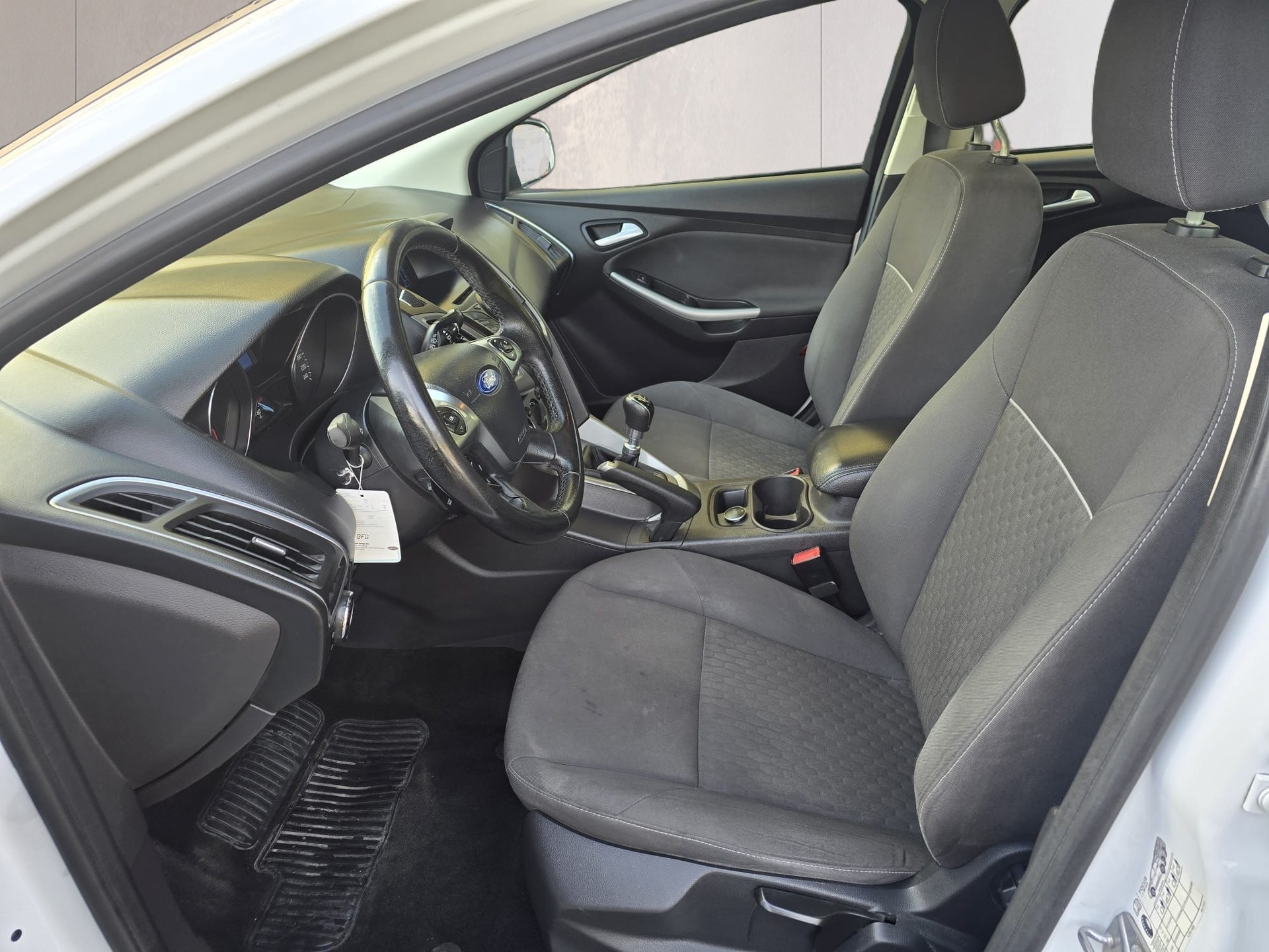 FORD Focus 1.0 SCTi Trend-image-13