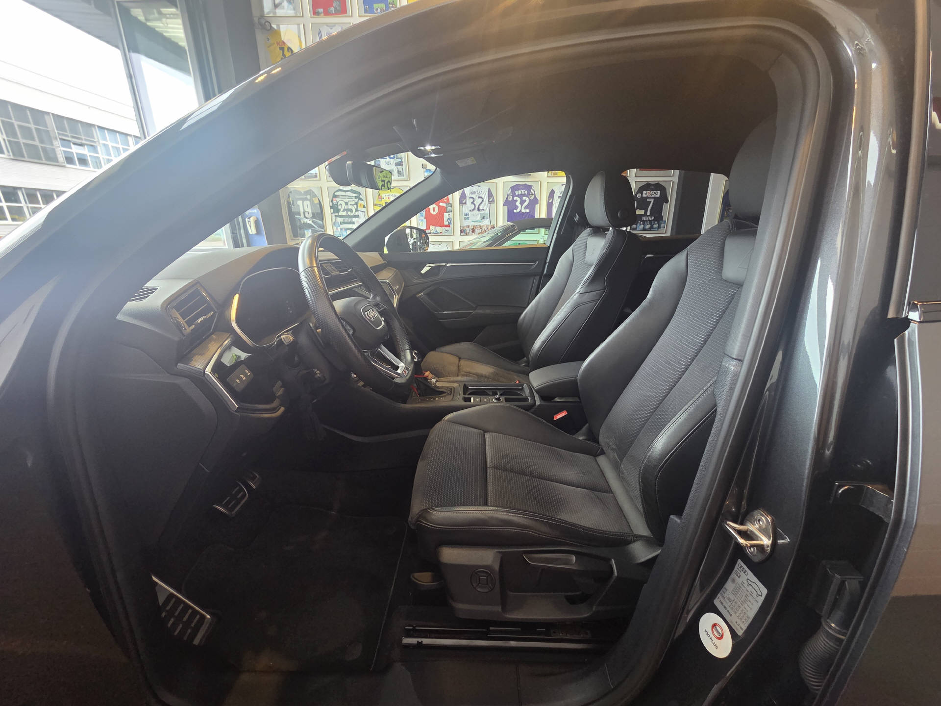 AUDI Q3 Sportback 2.0 40 TFSI S line quattro S-Tronic-image-9