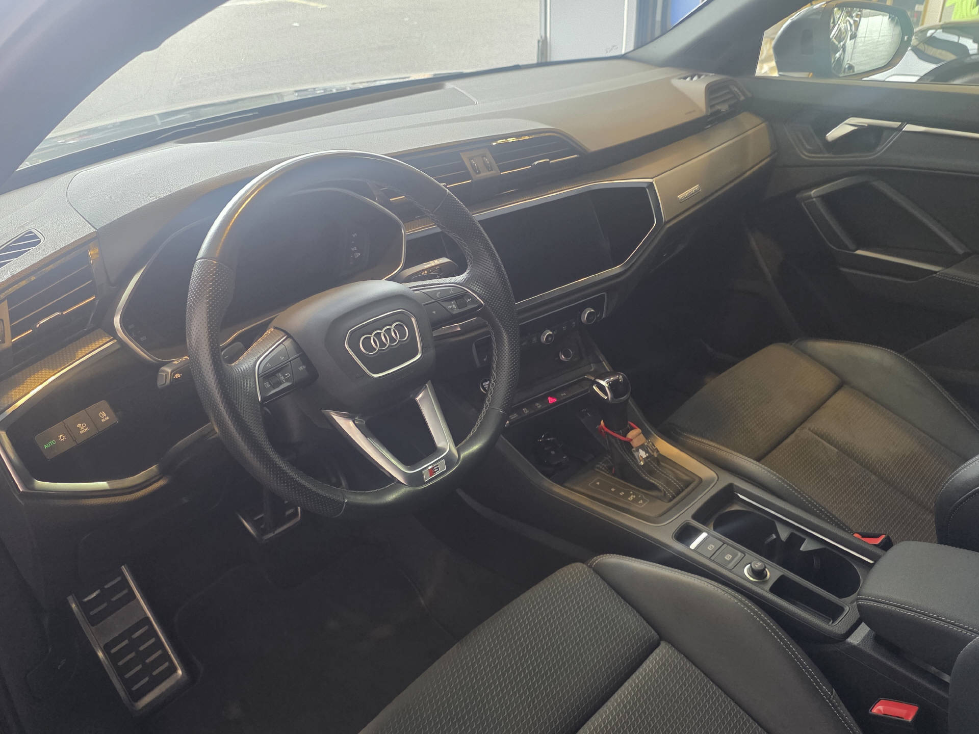 AUDI Q3 Sportback 2.0 40 TFSI S line quattro S-Tronic-image-10