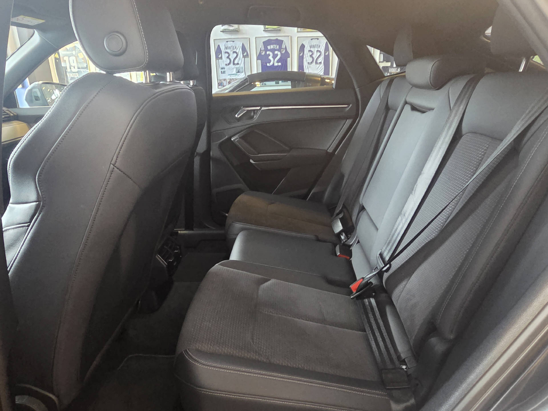 AUDI Q3 Sportback 2.0 40 TFSI S line quattro S-Tronic-image-13