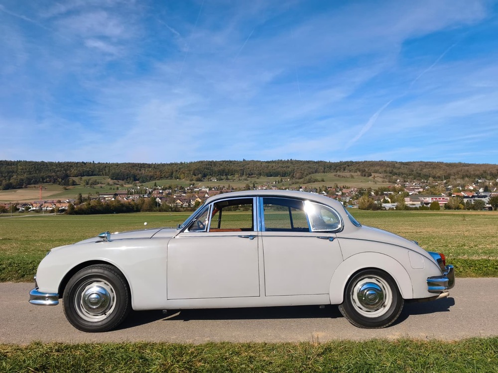 JAGUAR Mk2 2.4-image-2