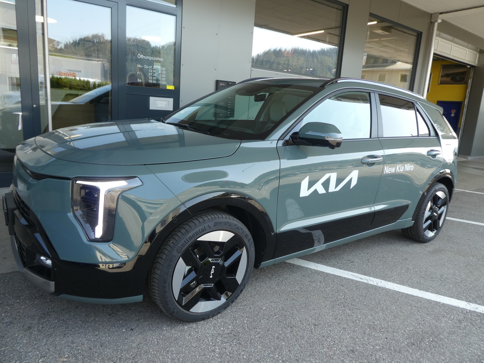 KIA Niro 1.6GDi Hybrid Style DCT-image-4