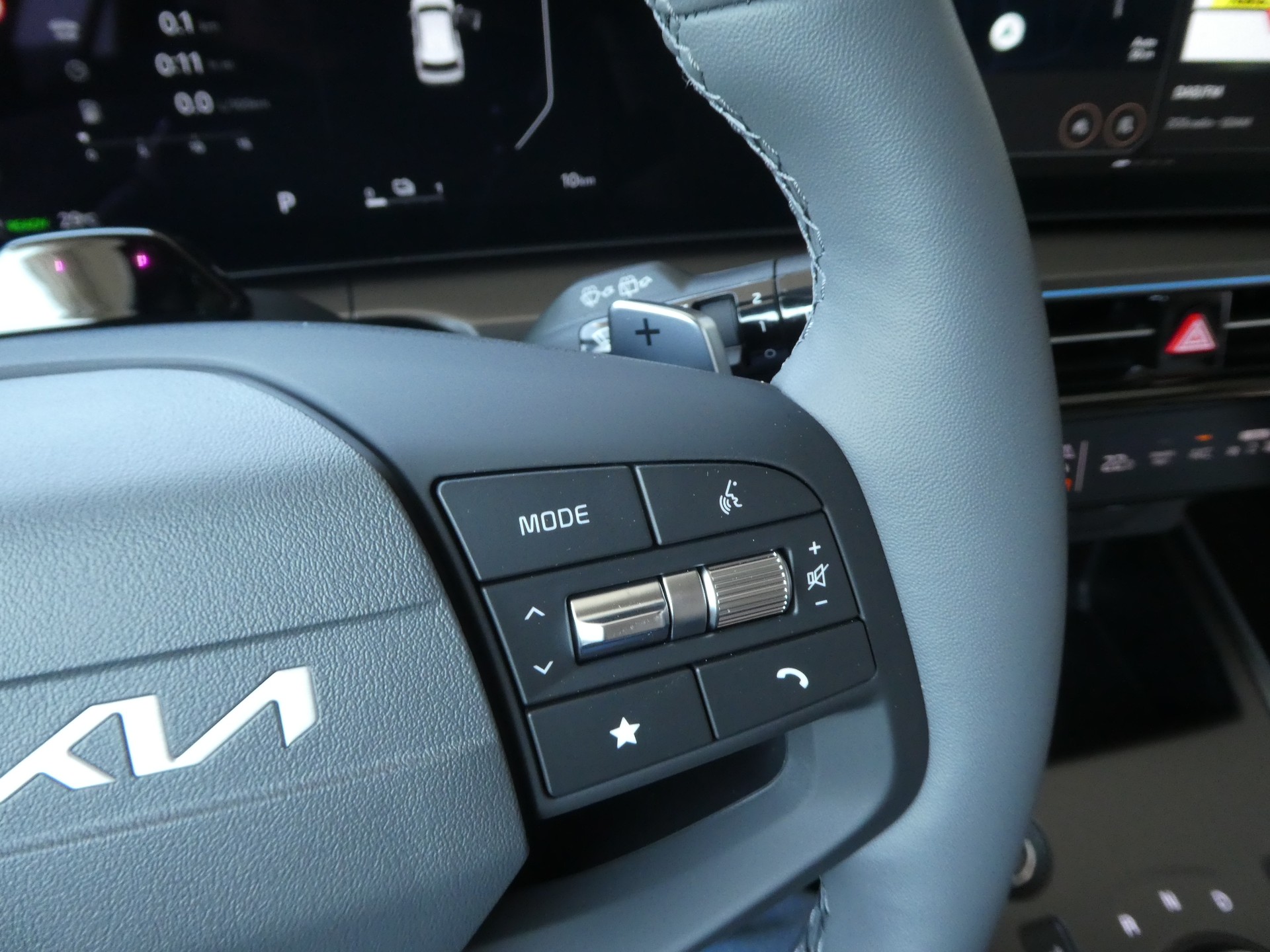 KIA Niro 1.6GDi Hybrid Style DCT-image-13