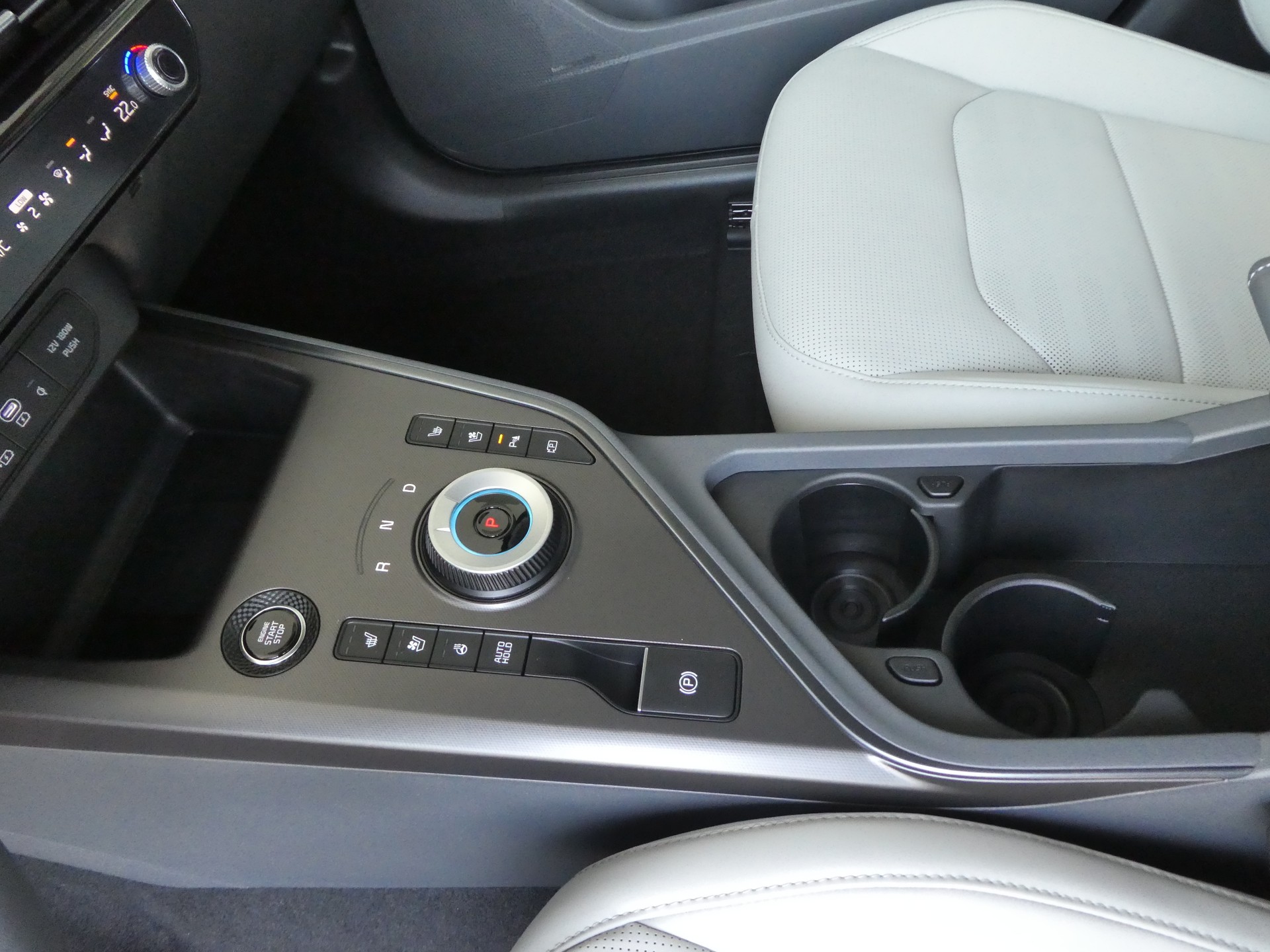 KIA Niro 1.6GDi Hybrid Style DCT-image-11