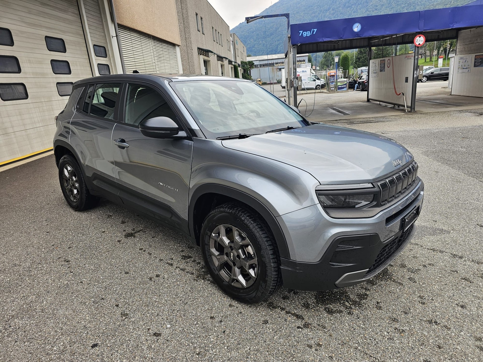 JEEP Avenger 1.2 Turbo MHEV Swiss Altitude-image-3