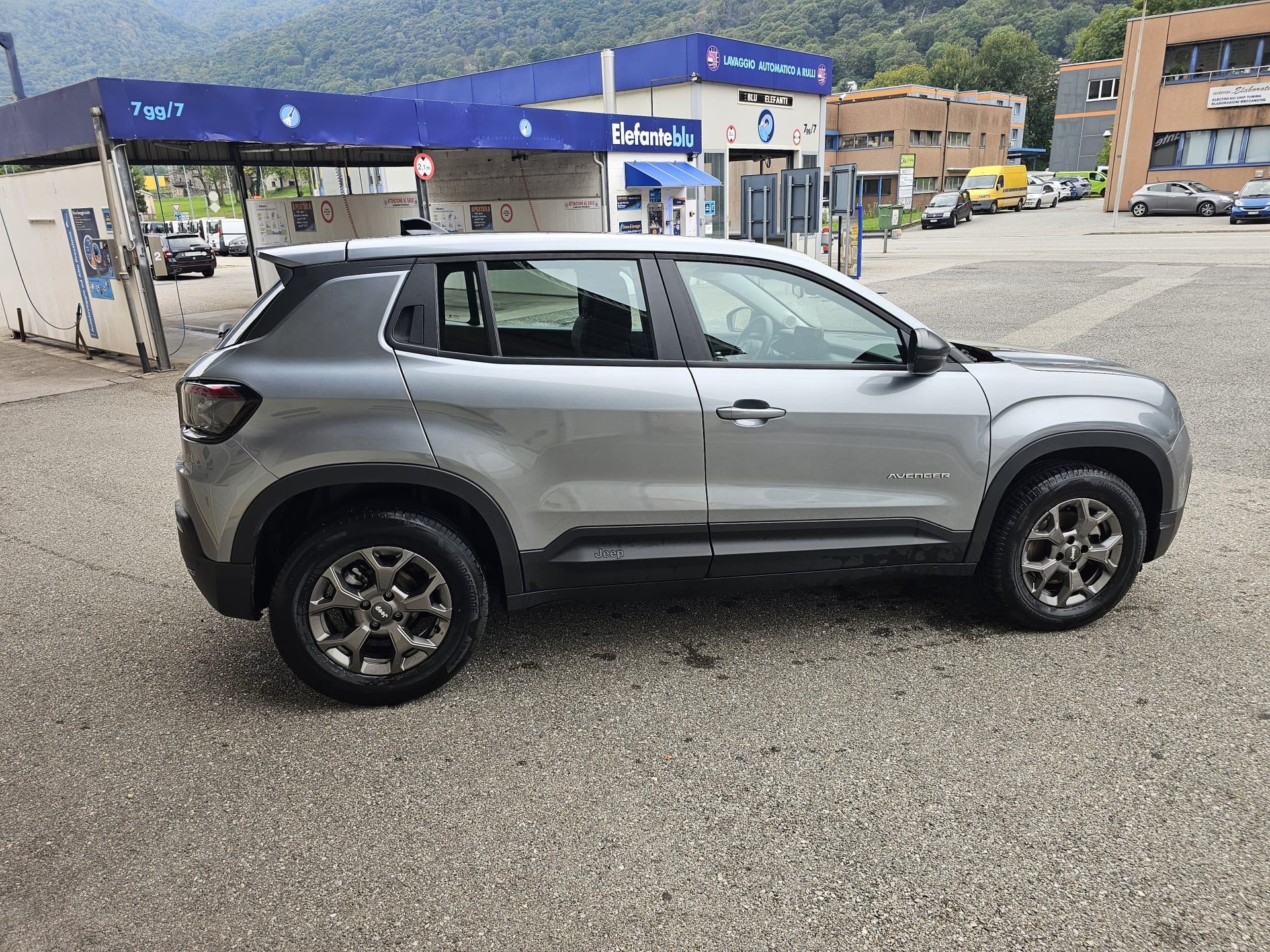 JEEP Avenger 1.2 Turbo MHEV Swiss Altitude-image-6