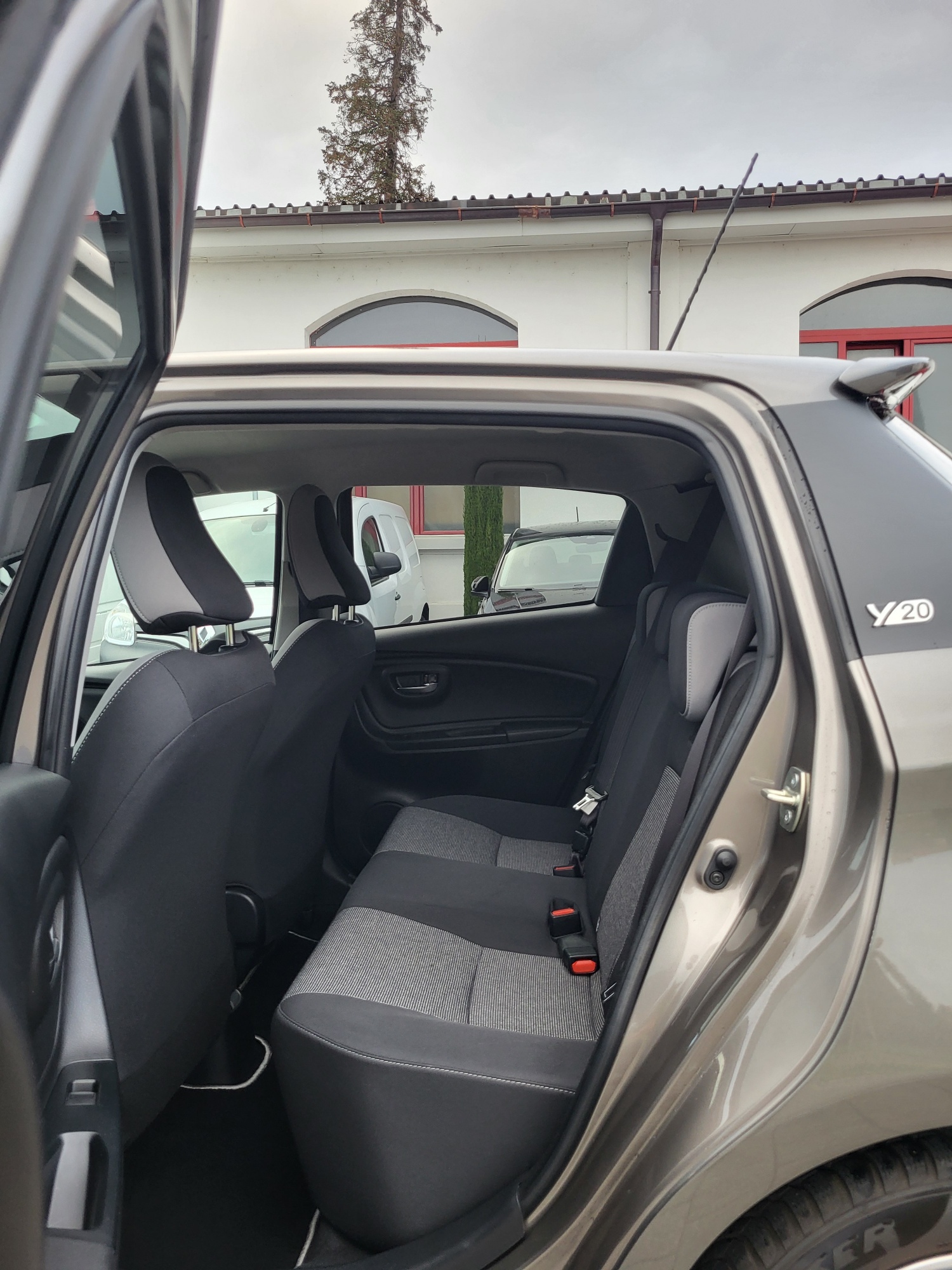 TOYOTA Yaris 1.5 Trend CVT-image-11
