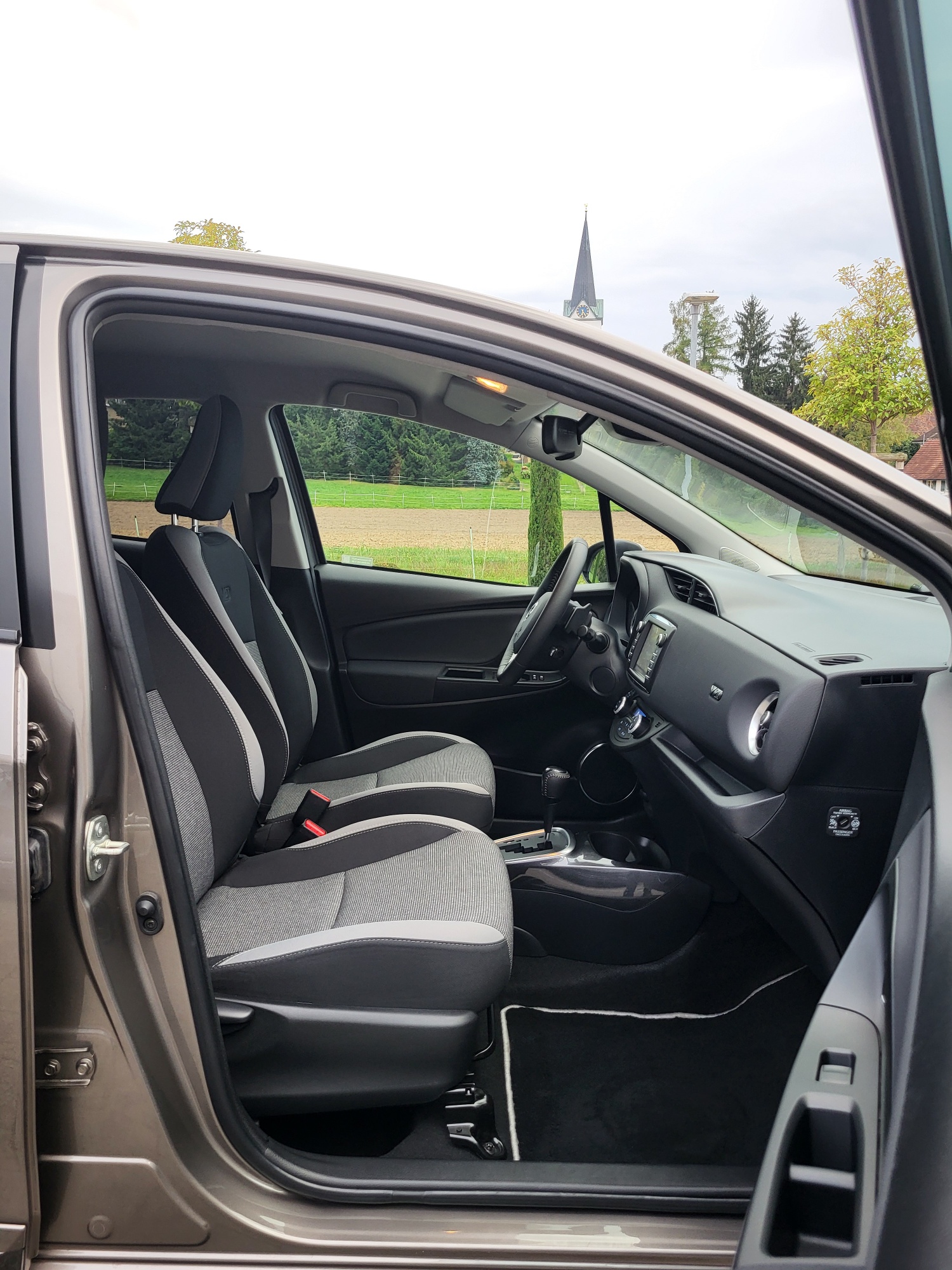 TOYOTA Yaris 1.5 Trend CVT-image-4